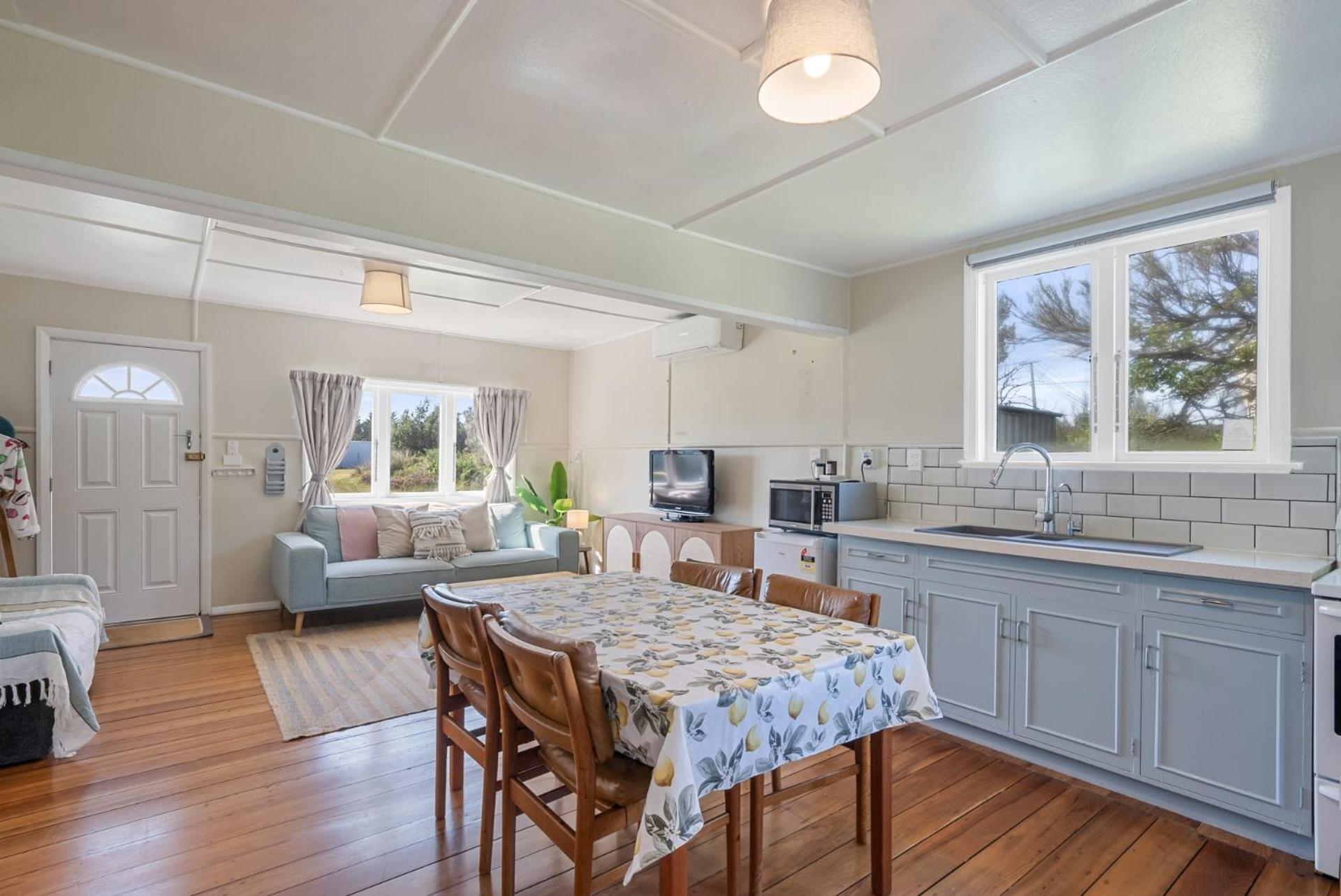 Foxton Breeze - Foxton Beach Holiday Home view 5