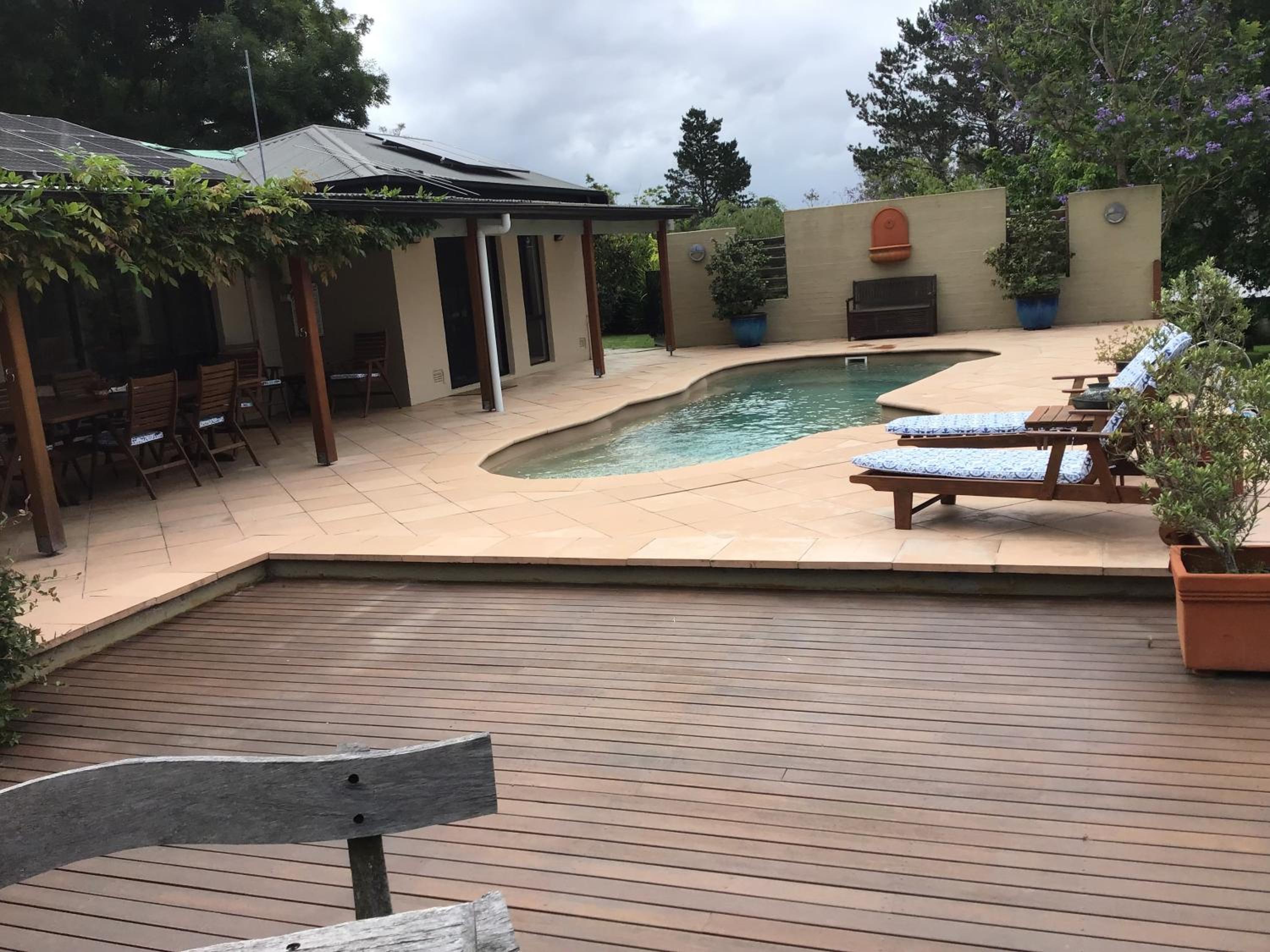Executive home with pool,beaches and dog friendly