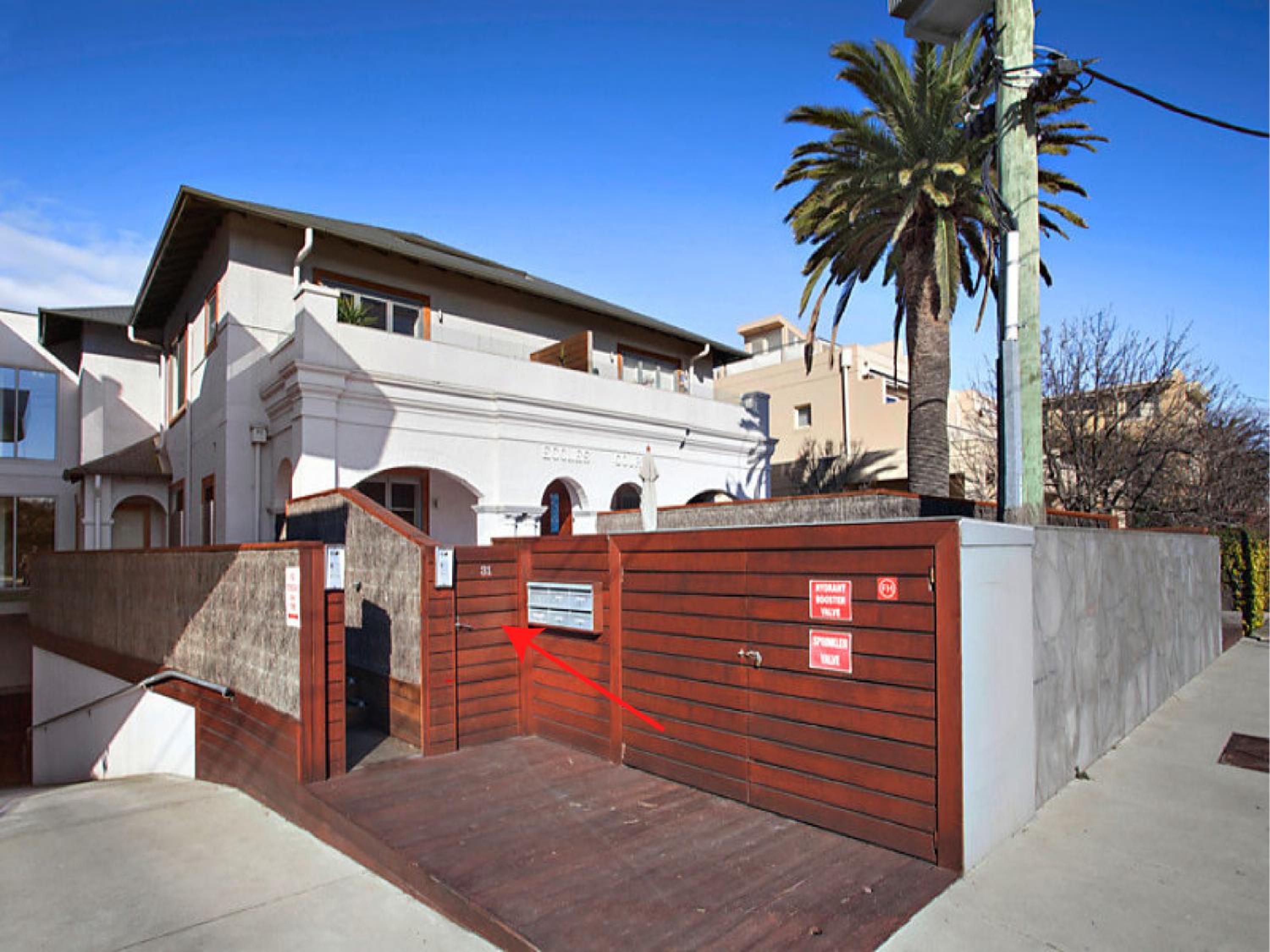 Luxury Beachfront Apartment in Sandringham