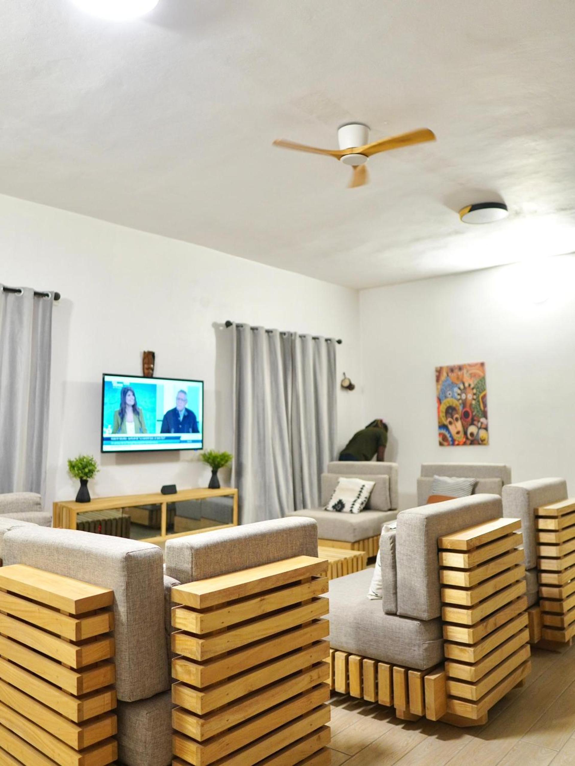 Ivy Residence 4br 6ba with terrasse