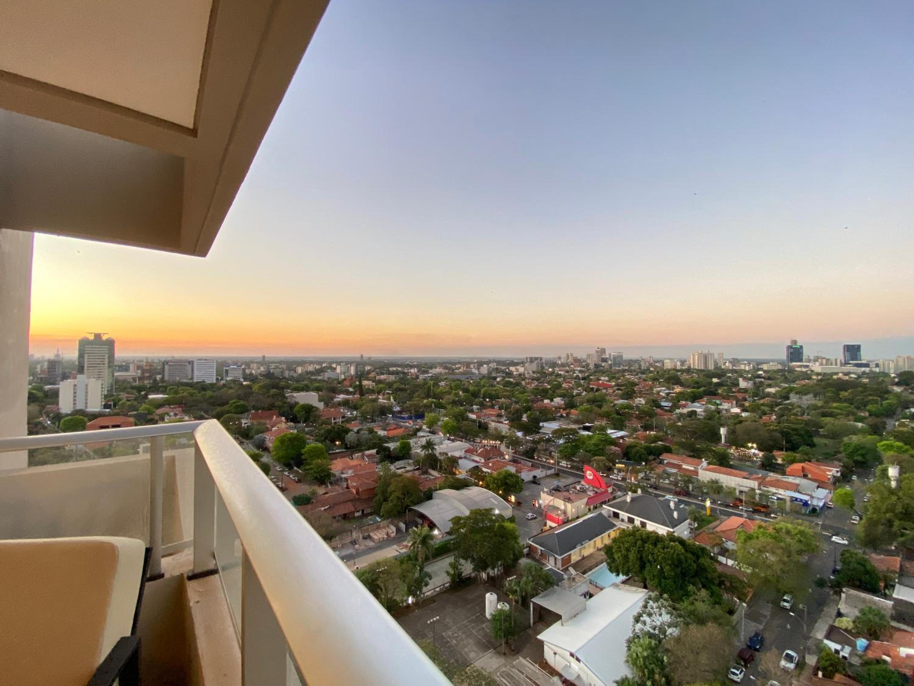 Modern Luxury Apartment on Boggiani view 3