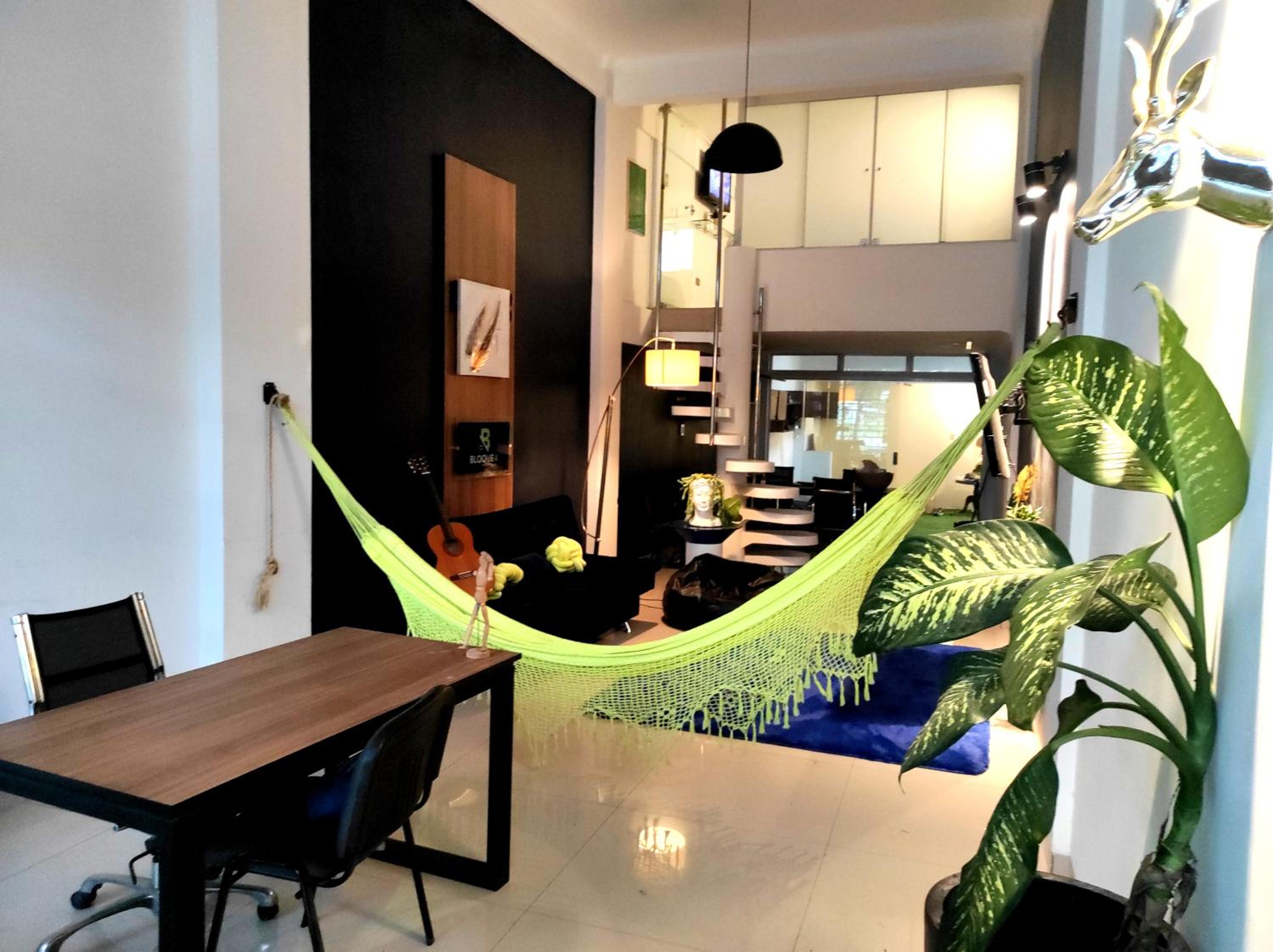Dúplex exclusivo y privado, con área de juegos y karaoke