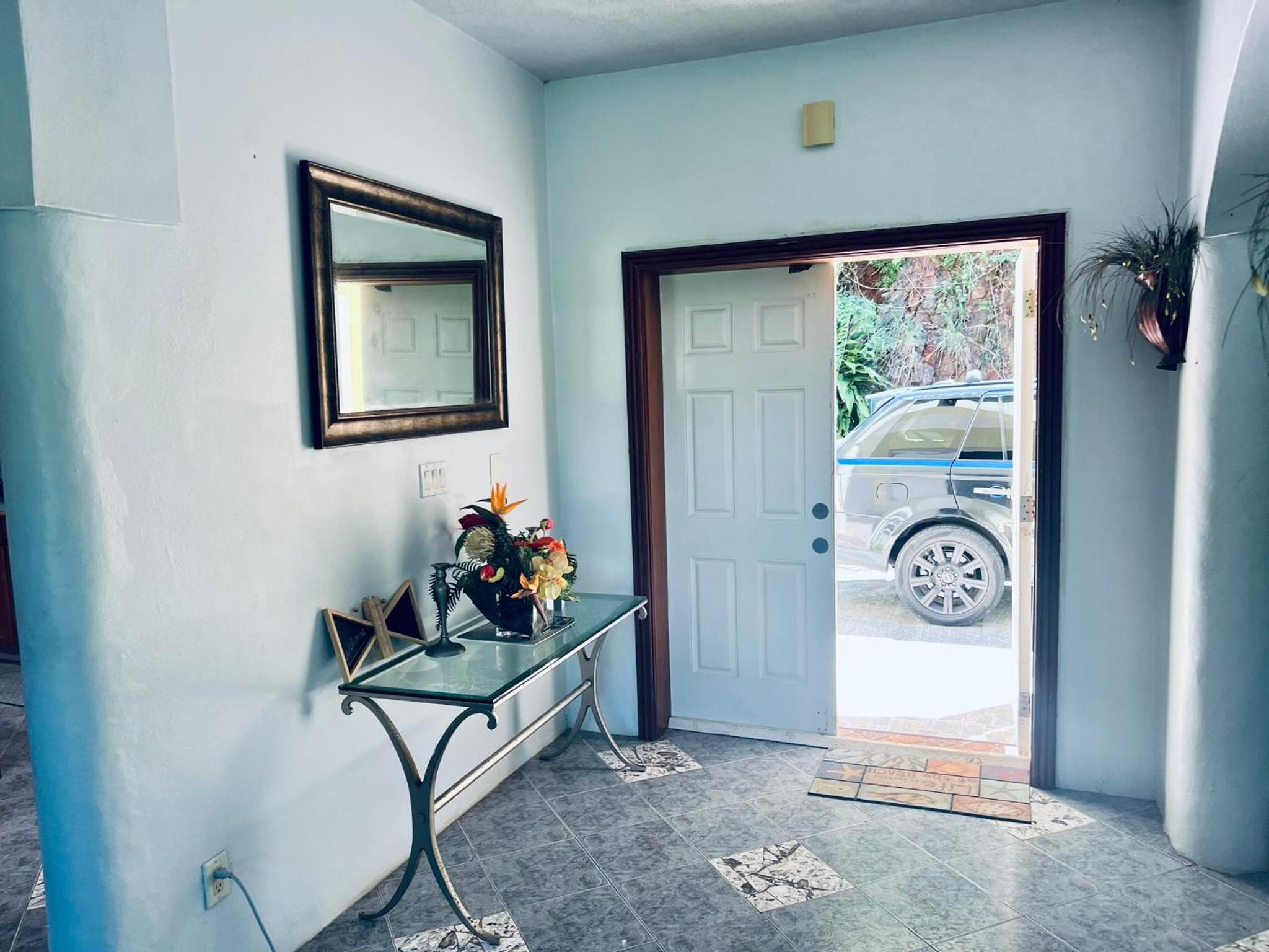 3-bedroom house with free SUV view 4