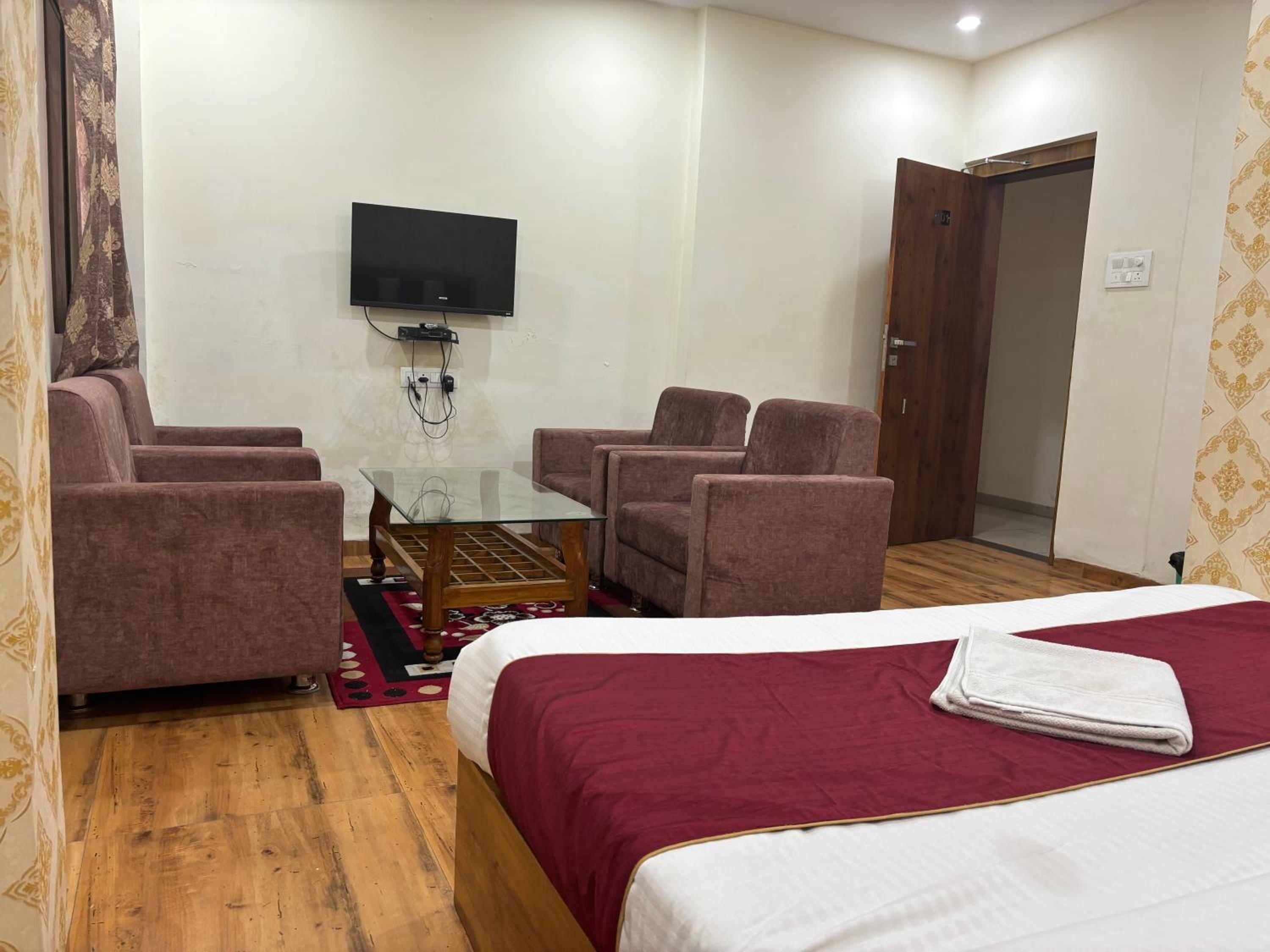 Hotel ARRAJ, Raipur