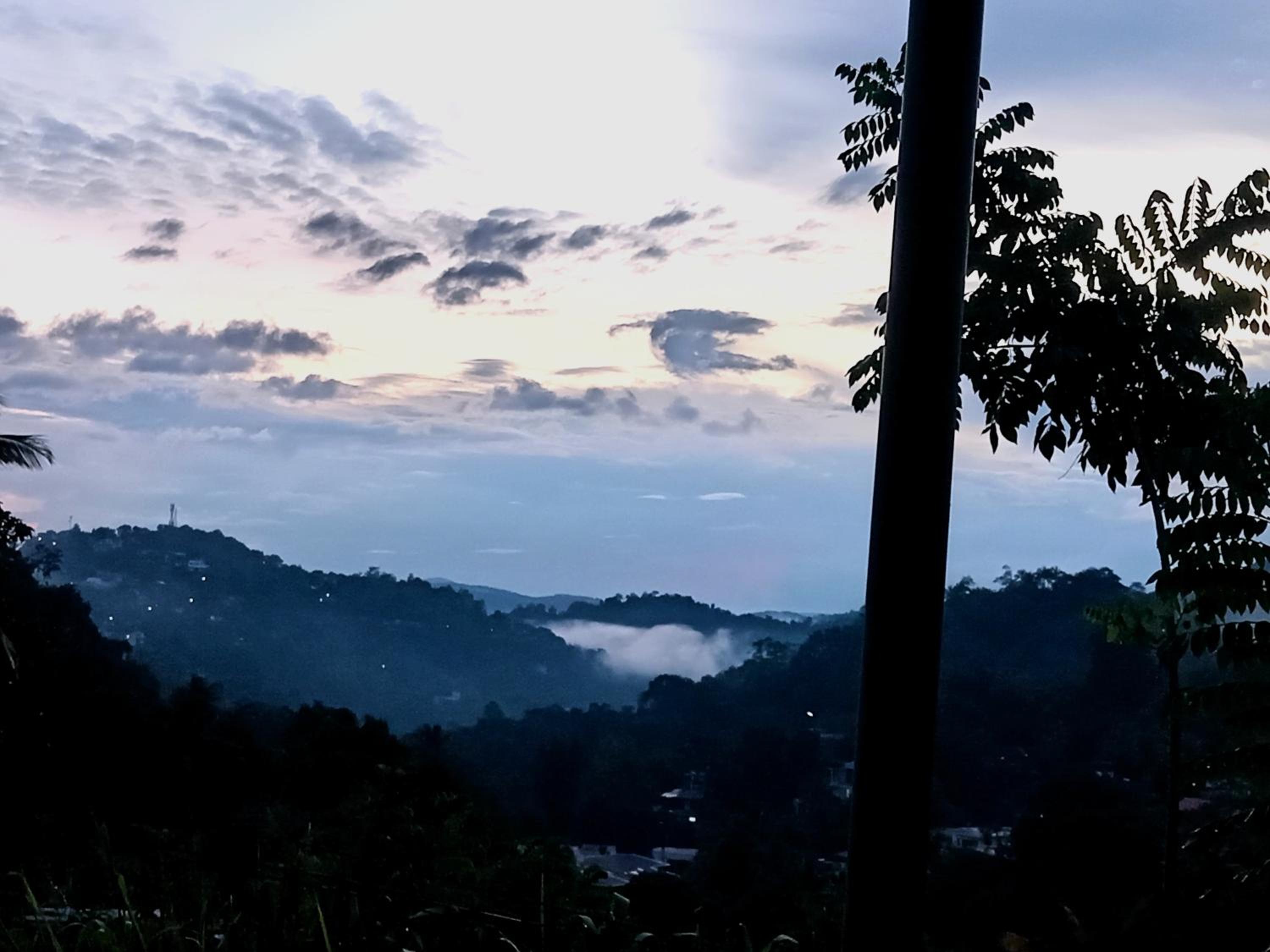 Fly Infinity - Home Stay Kandy view 4