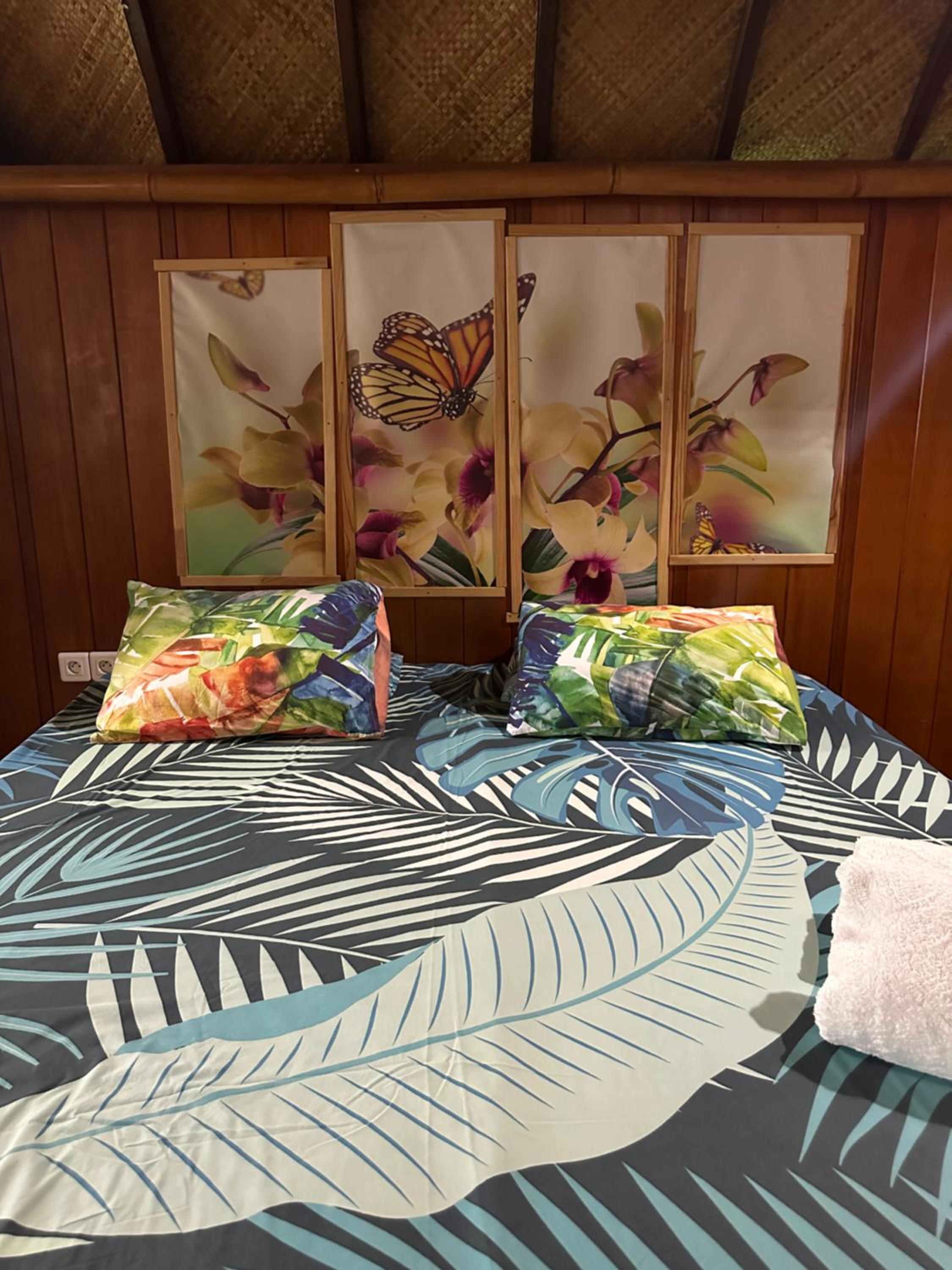 Vaiotaha Lodge