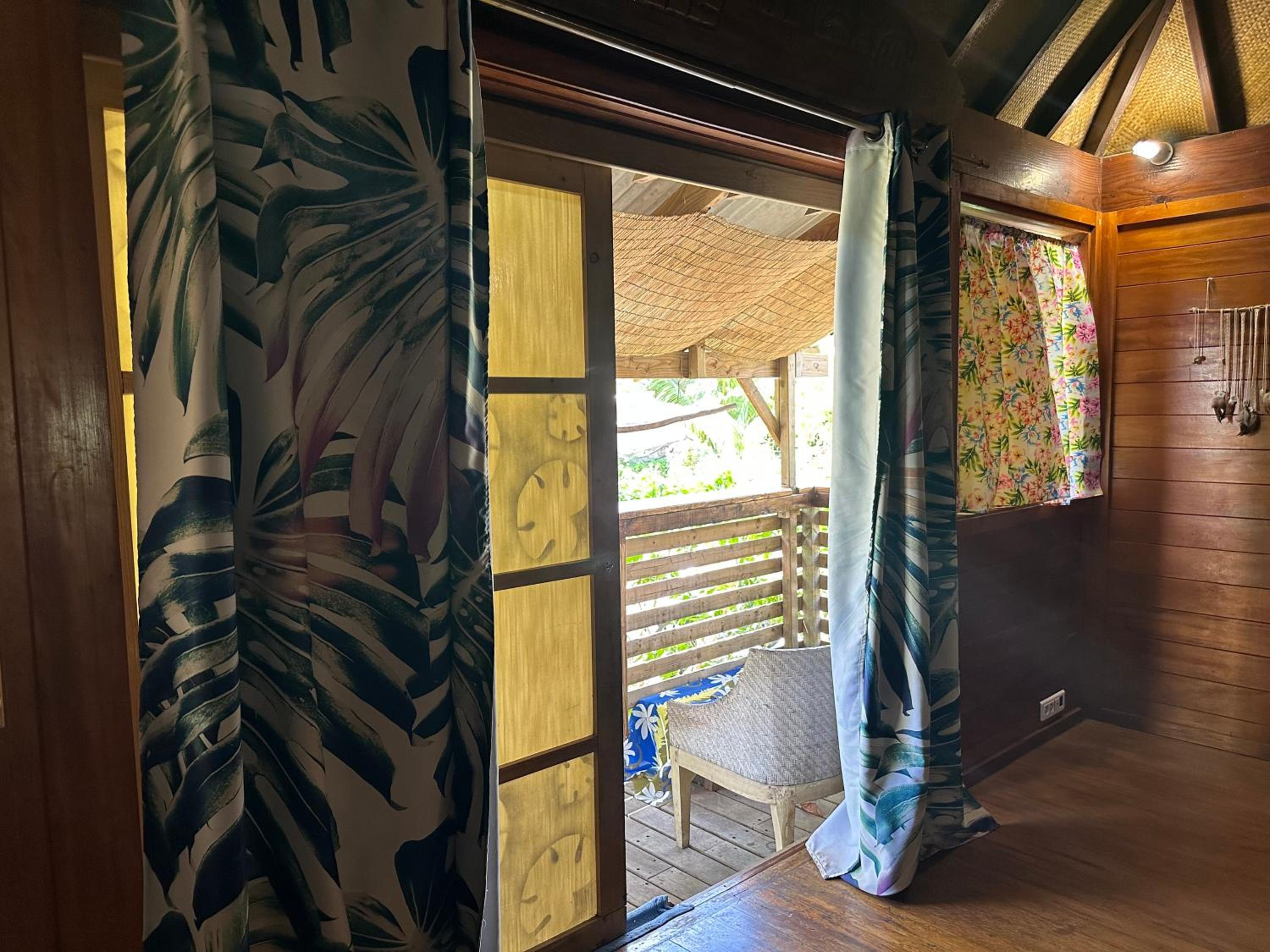 Vaiotaha Lodge