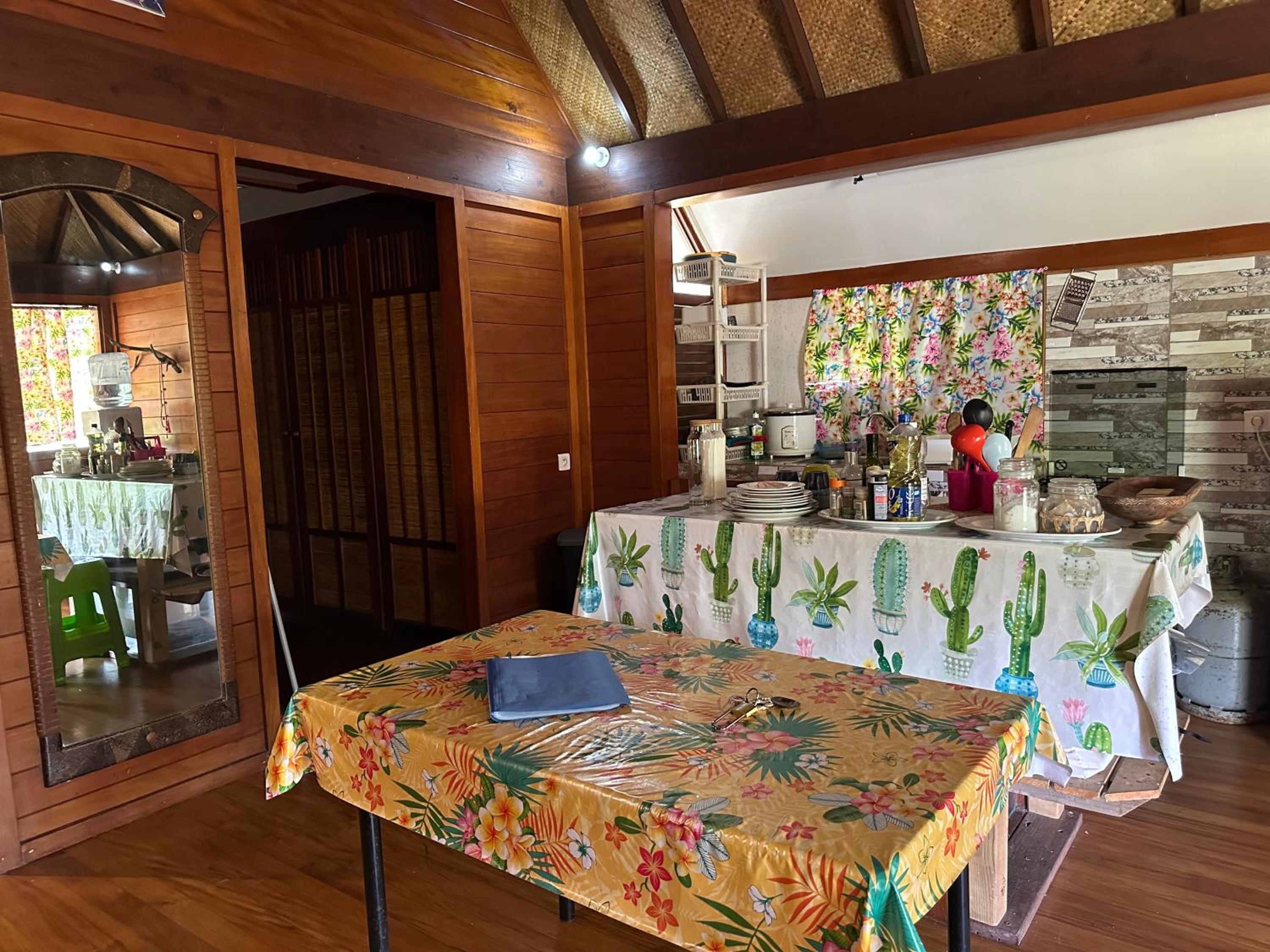 Vaiotaha Lodge