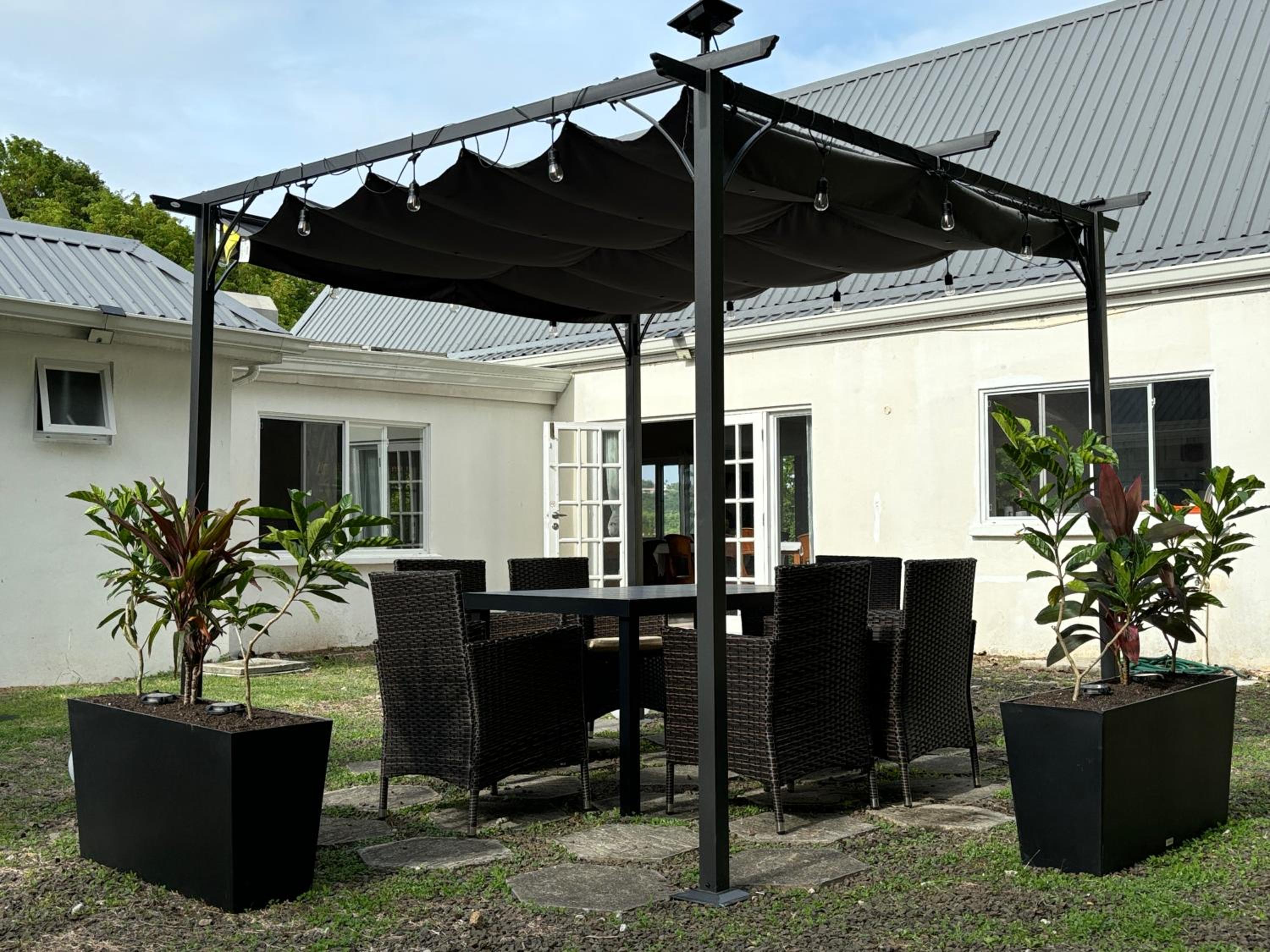 Beachwalk Becune