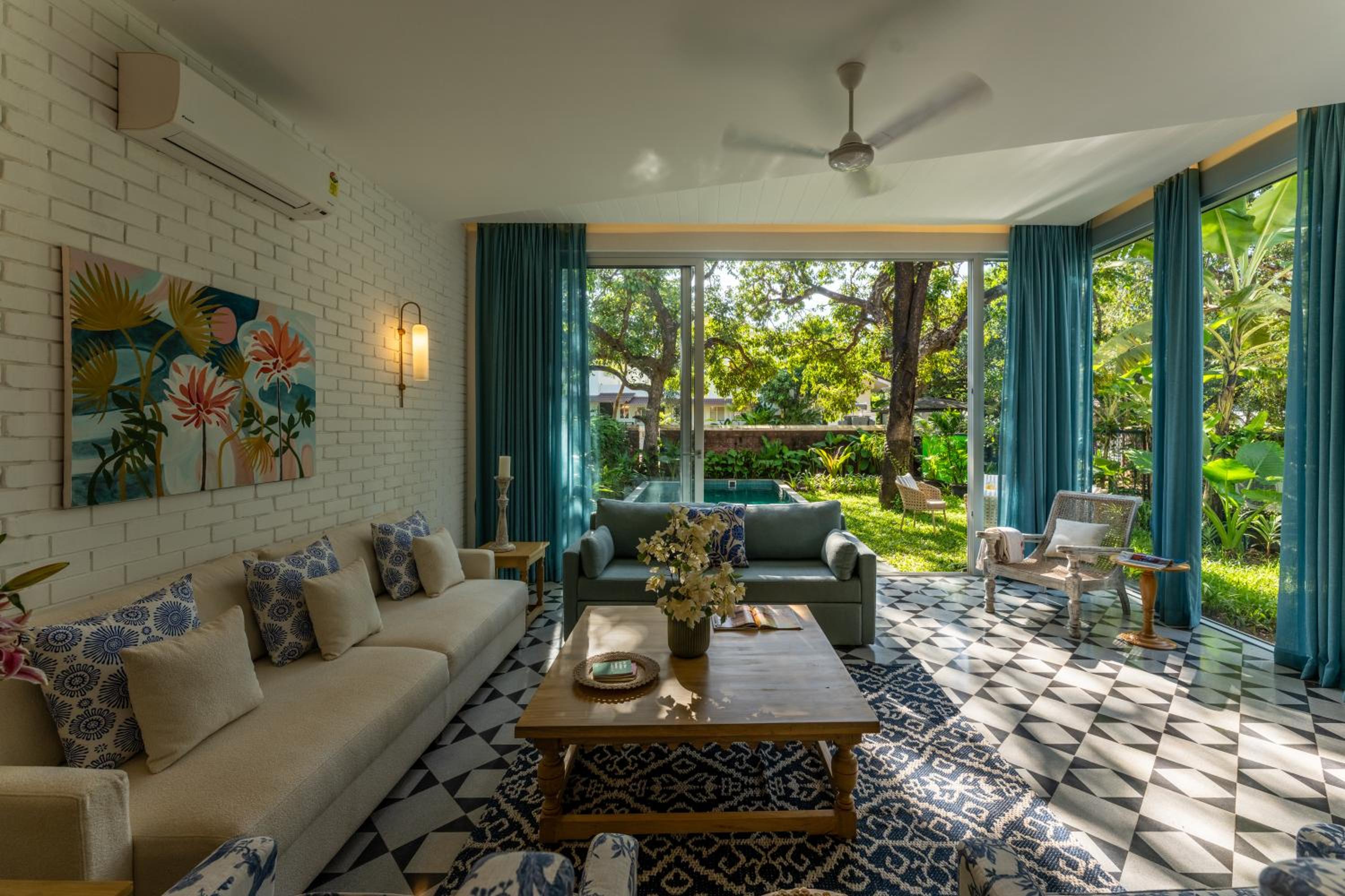 La Dora by The Blue Kite -3BHK Contemporary Villas with Pvt Pool, 5 mins Walk to Vagator beach-Caretaker & Garden view 3