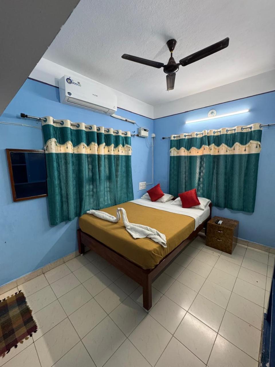 Le suresh home stay