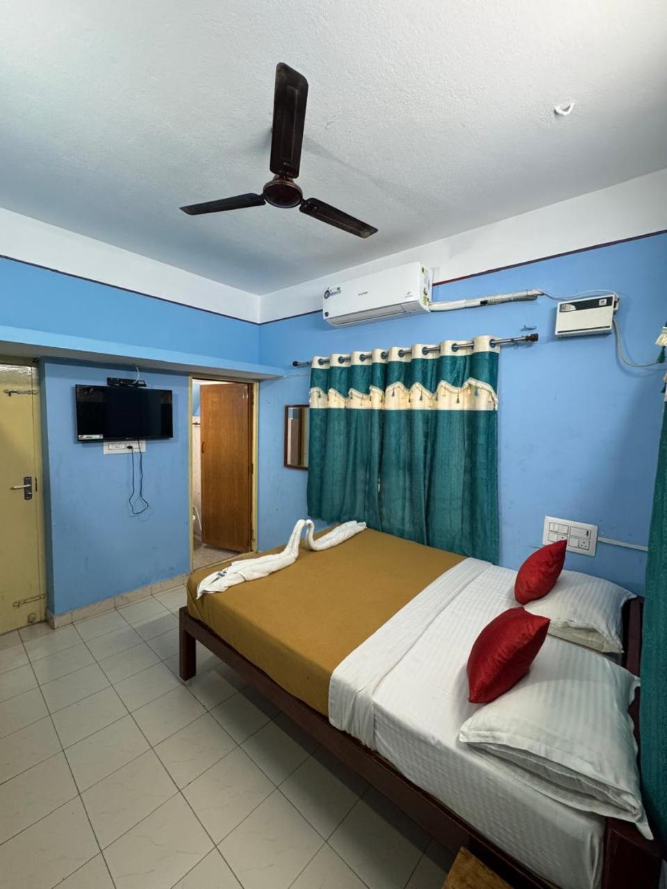 Le suresh home stay