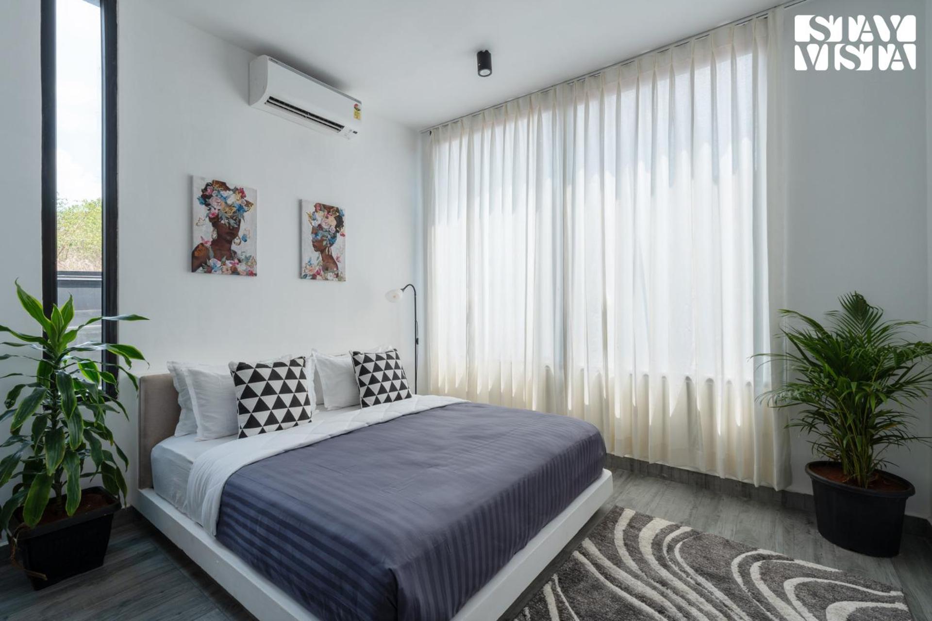 StayVista at Lotus Lumiere with Breakfast & jacuzzi