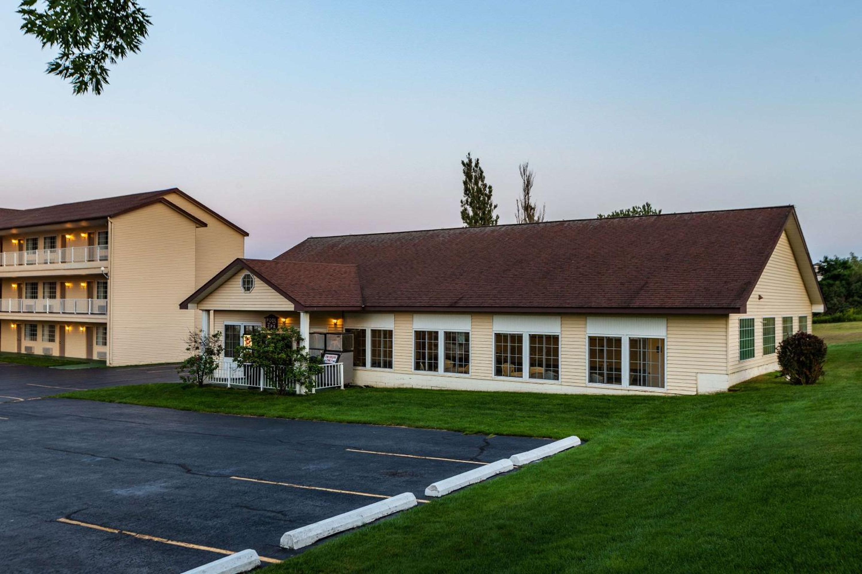 Quality Inn Lakefront