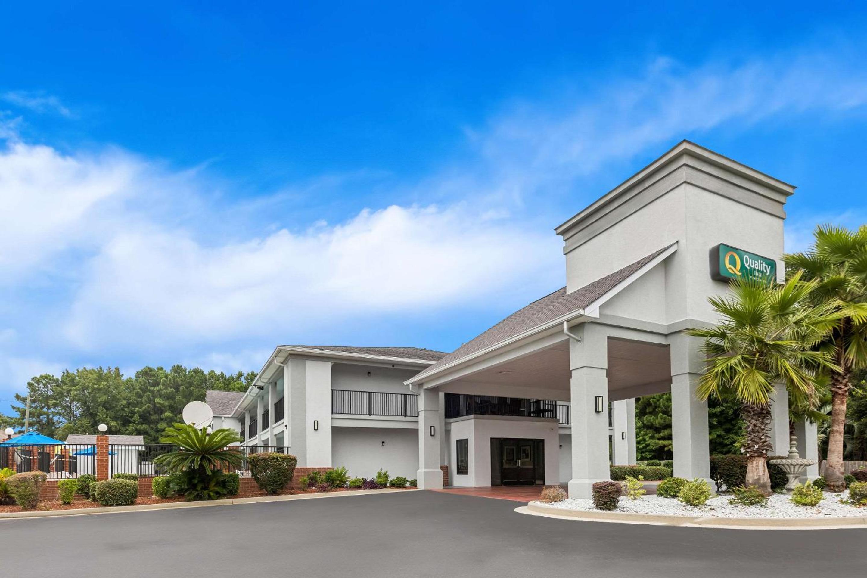 Ridgeland Vacations - Quality Inn Port Wentworth Savannah North - Property Image 4