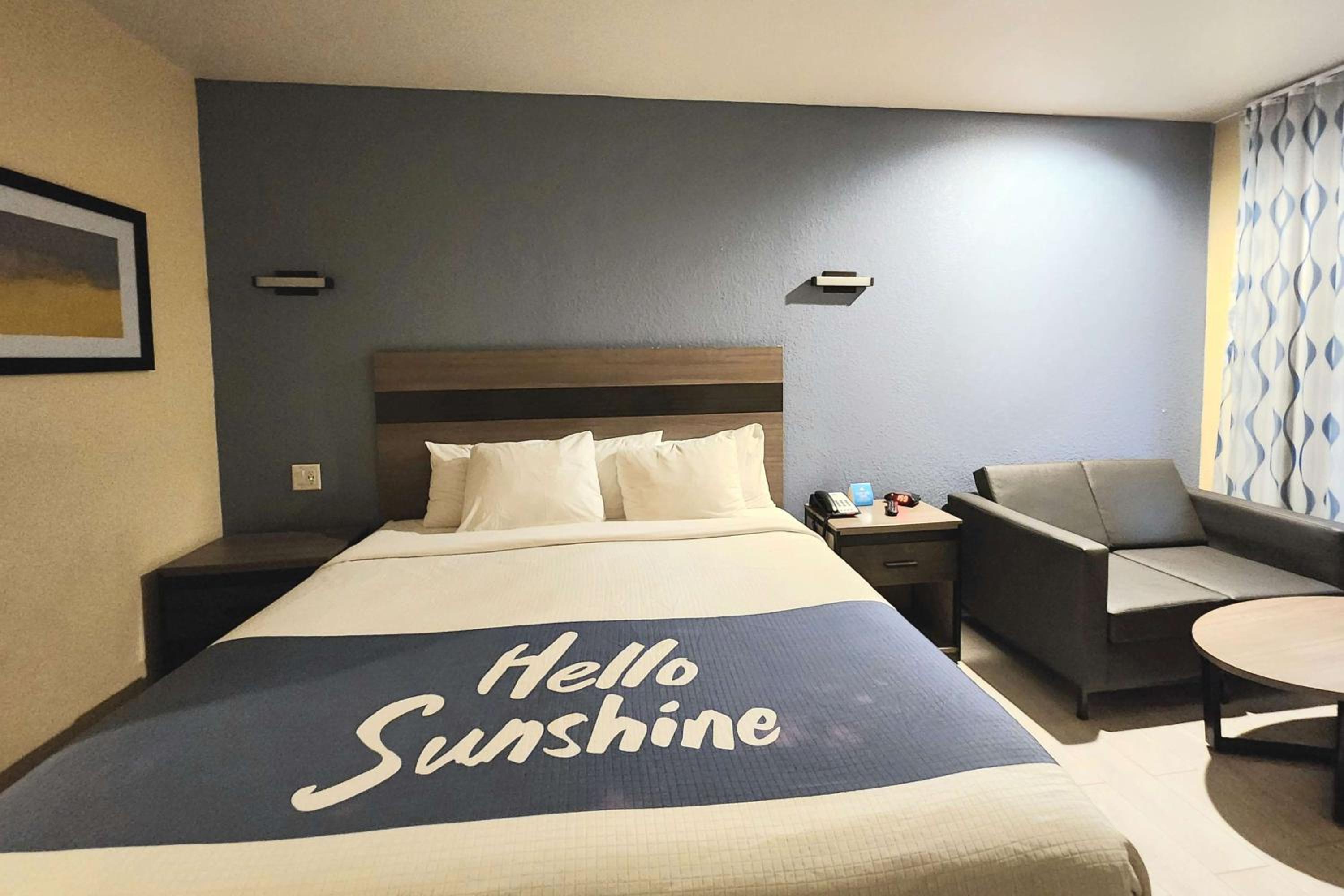 Days Inn by Wyndham Freeport