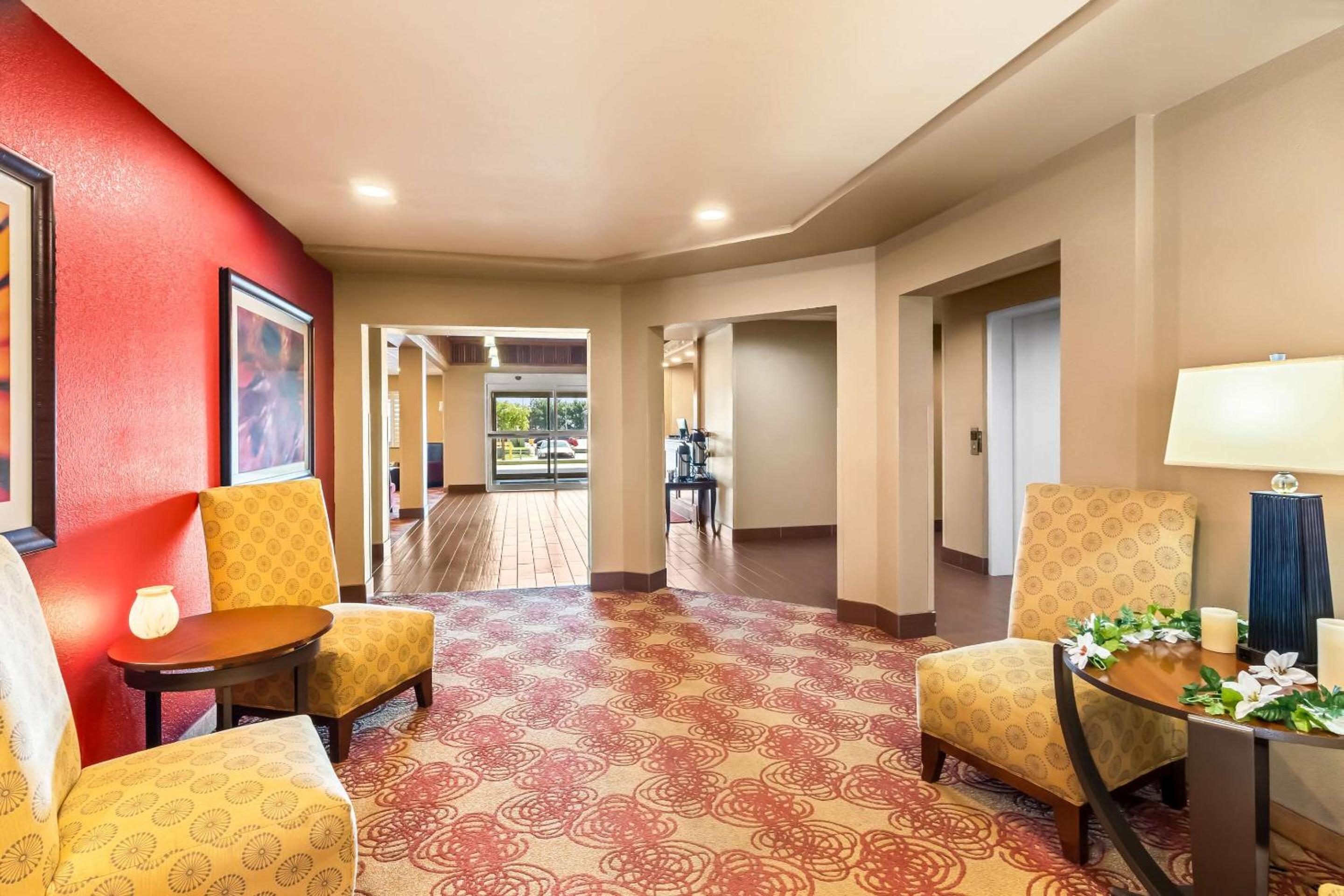 Quality Inn Blackwell I-35 view 4