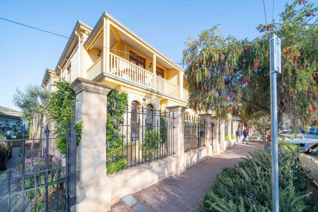 Cozy holiday home 5 mins walk to beach in Glenelg