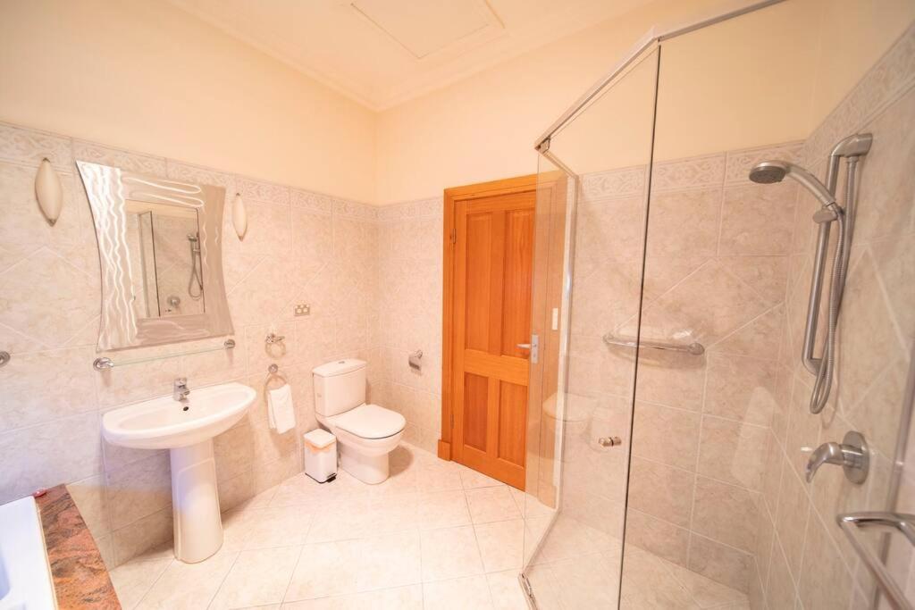 Cozy holiday home 5 mins walk to beach in Glenelg
