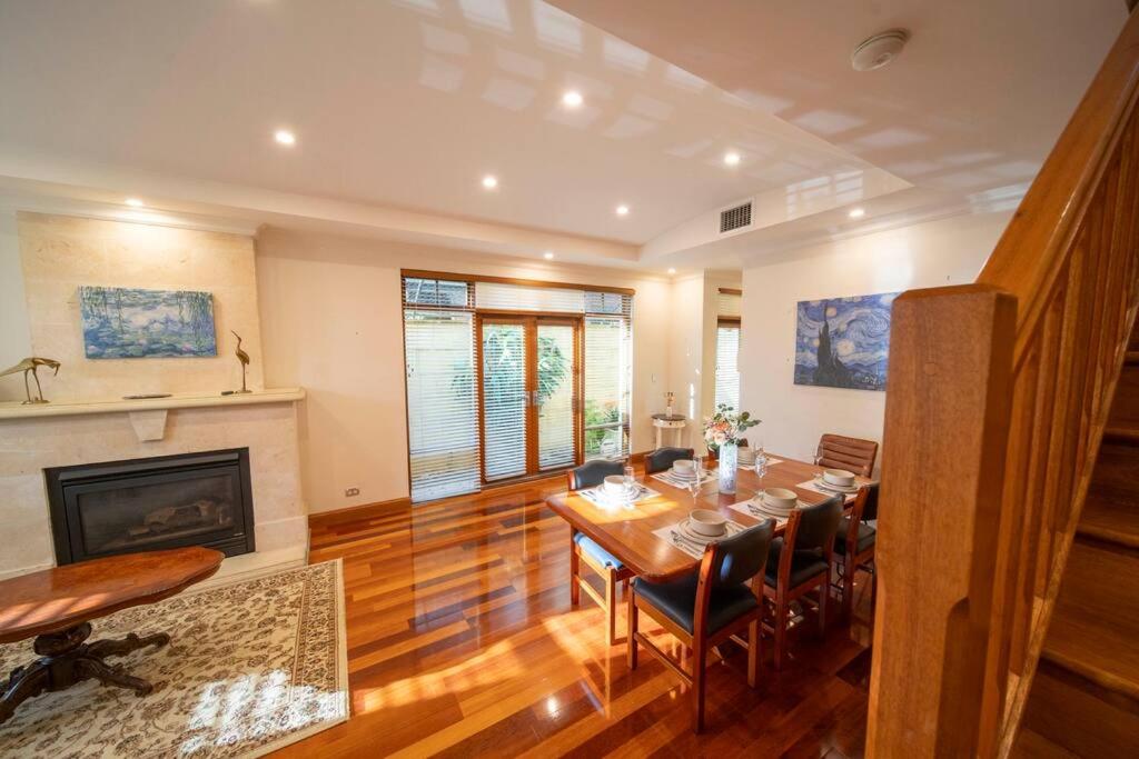 Cozy holiday home 5 mins walk to beach in Glenelg