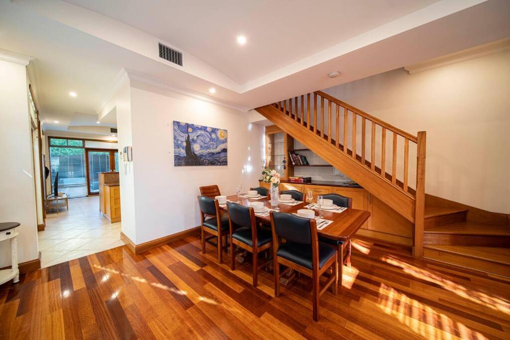Cozy holiday home 5 mins walk to beach in Glenelg