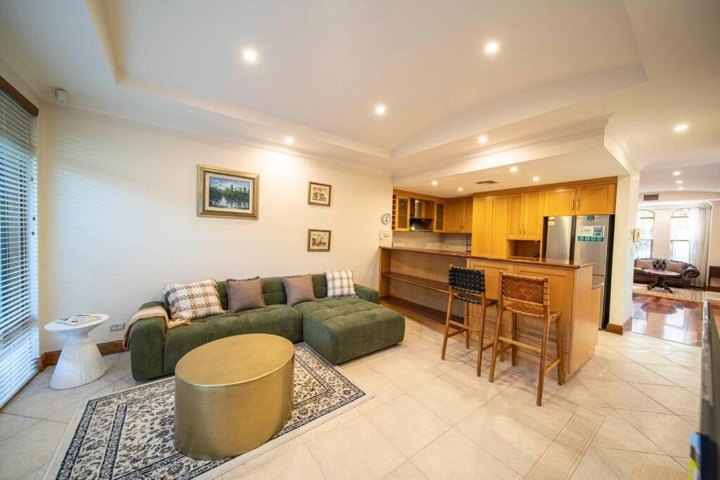 Cozy holiday home 5 mins walk to beach in Glenelg