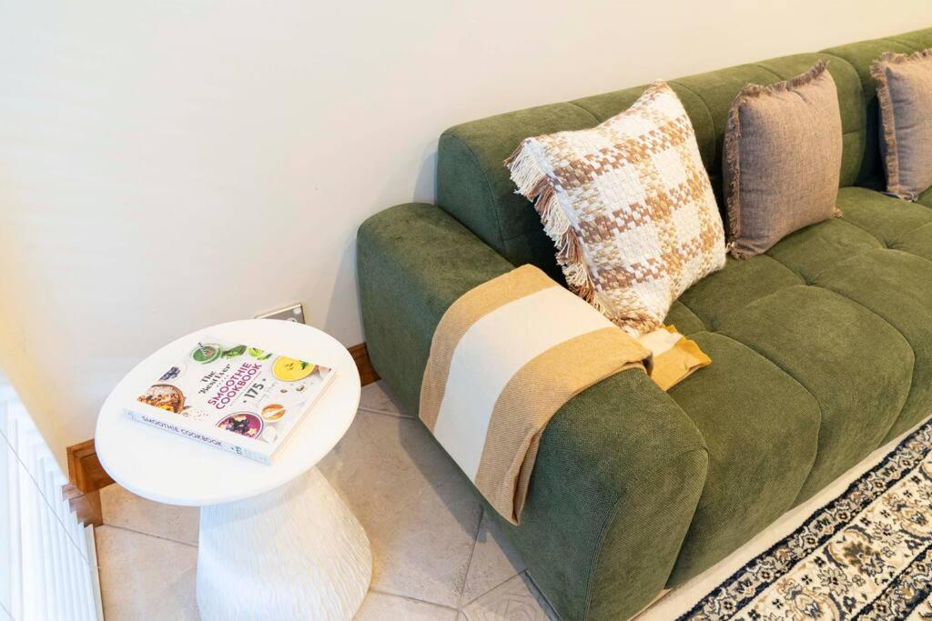 Cozy holiday home 5 mins walk to beach in Glenelg