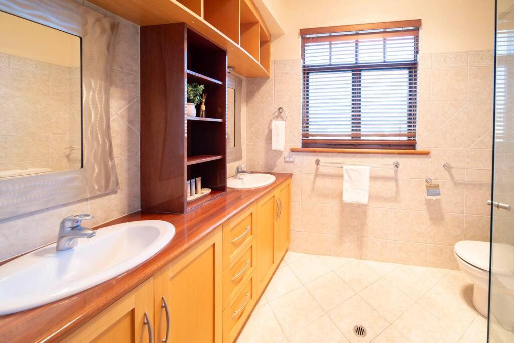 Cozy holiday home 5 mins walk to beach in Glenelg