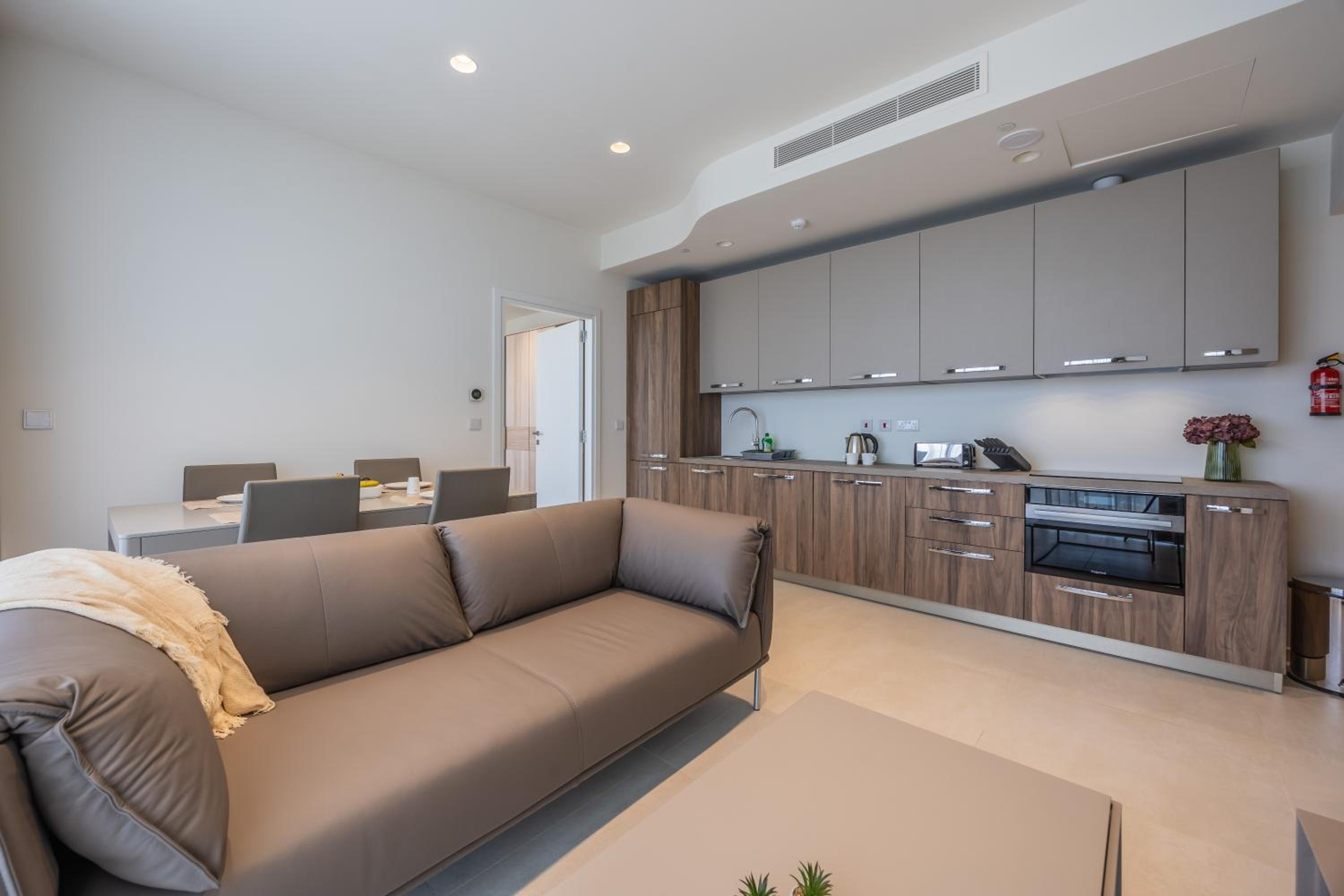 Mercury Luxe Retreat Apartment in Mercury Towers photo 5