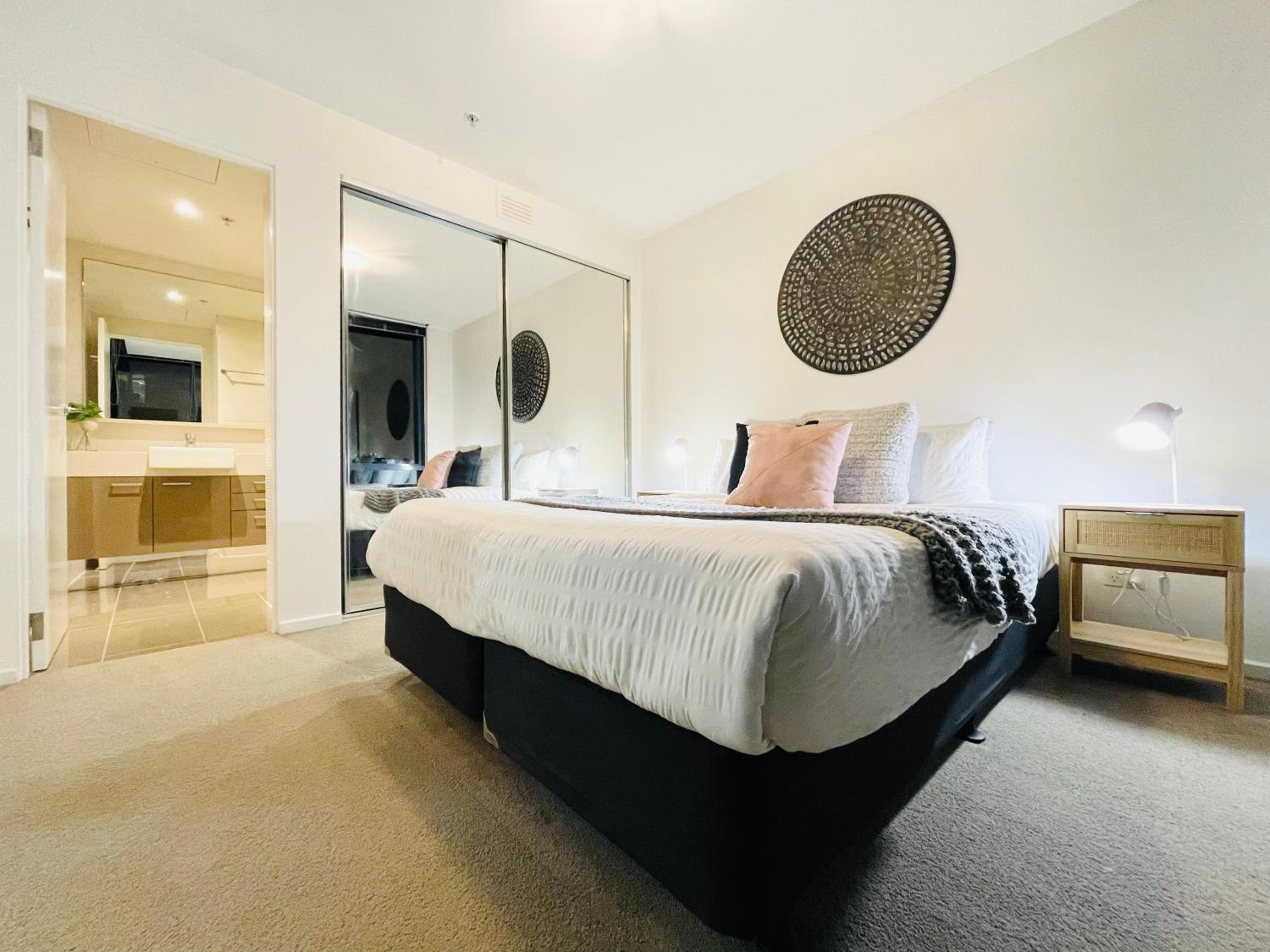 Mega Style Apartments Mainpoint