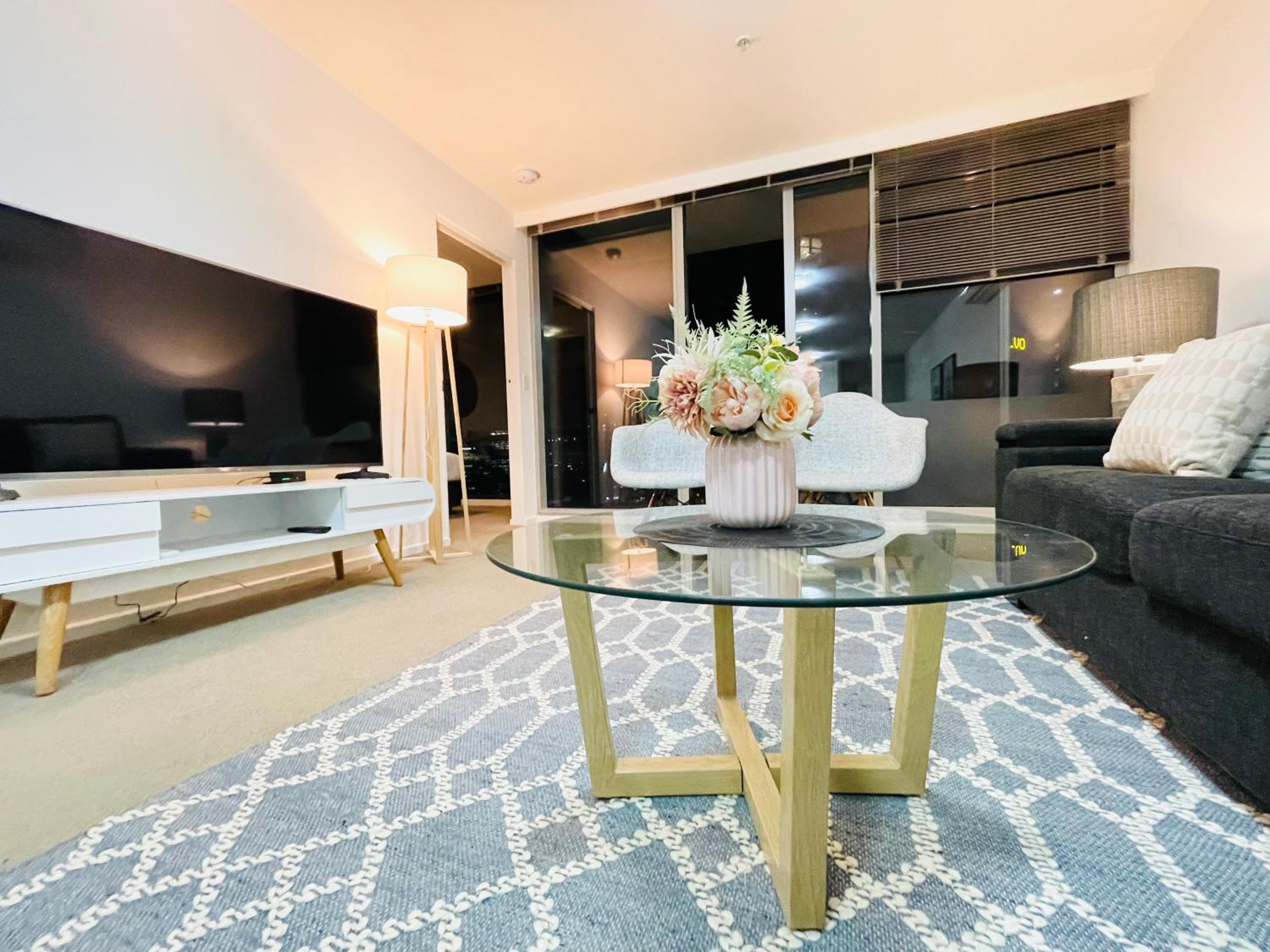 Mega Style Apartments Mainpoint