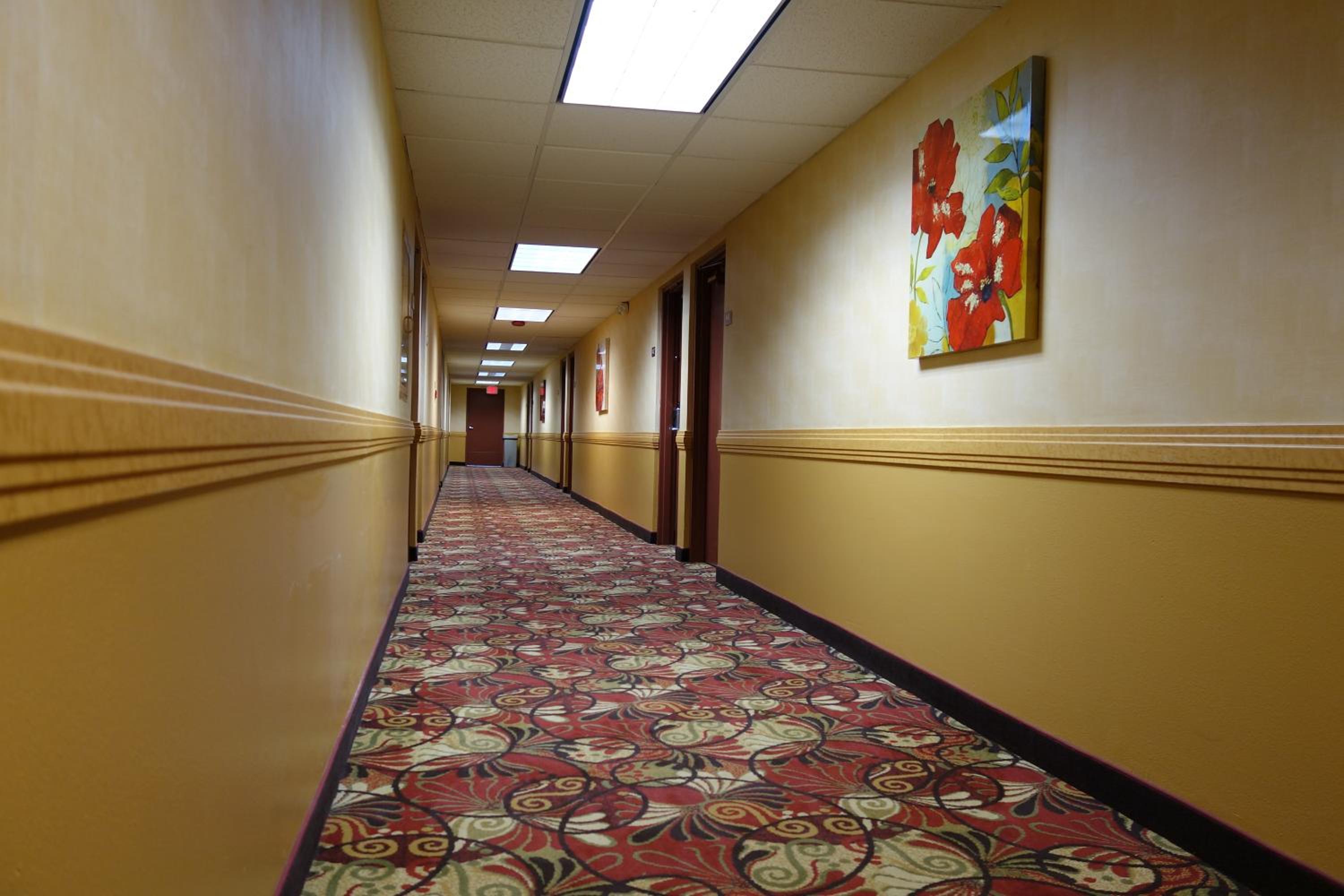 Ramada by Wyndham Sacramento - Property Image 1