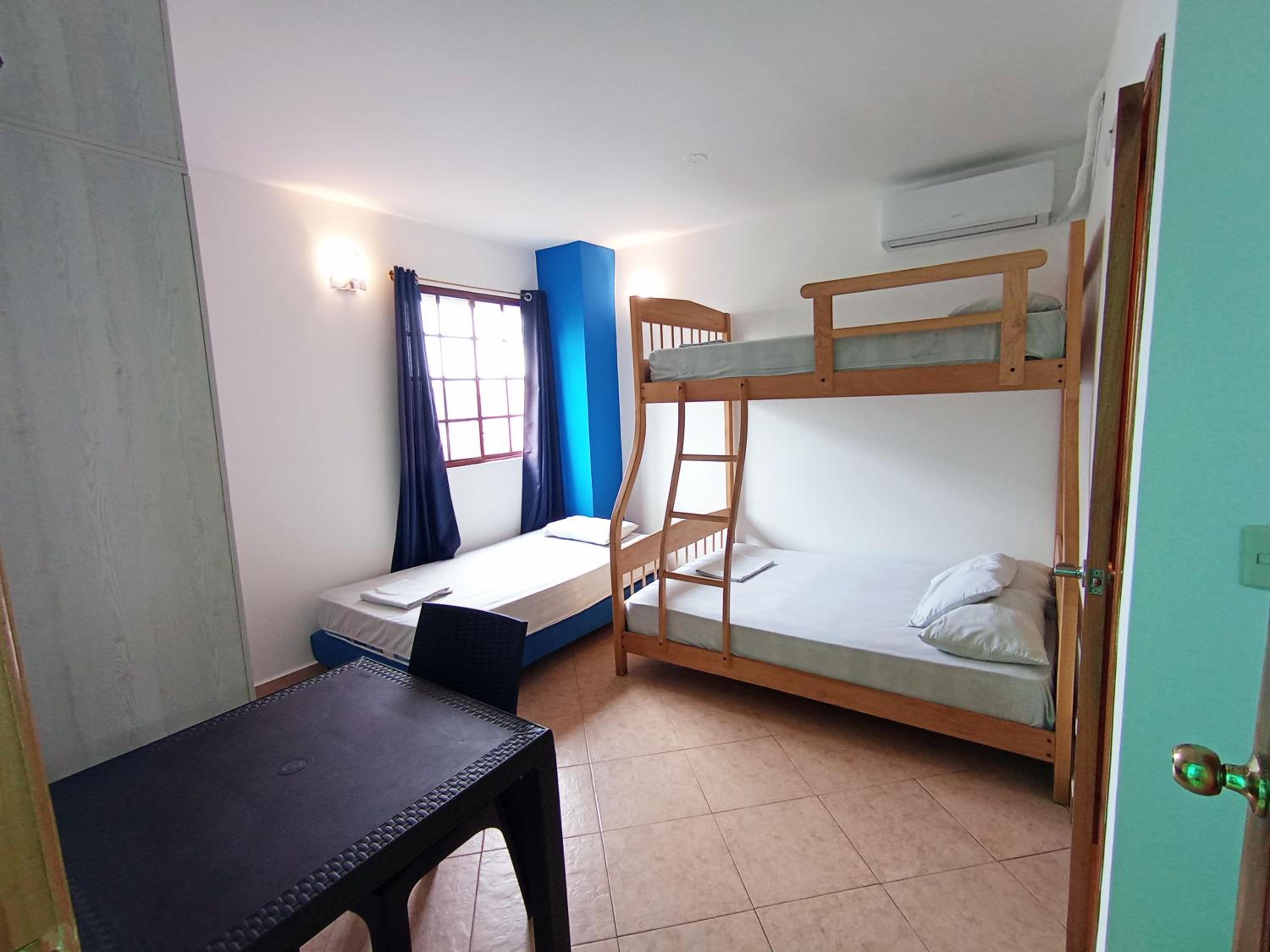 Hostal Yaku Montañita view 2