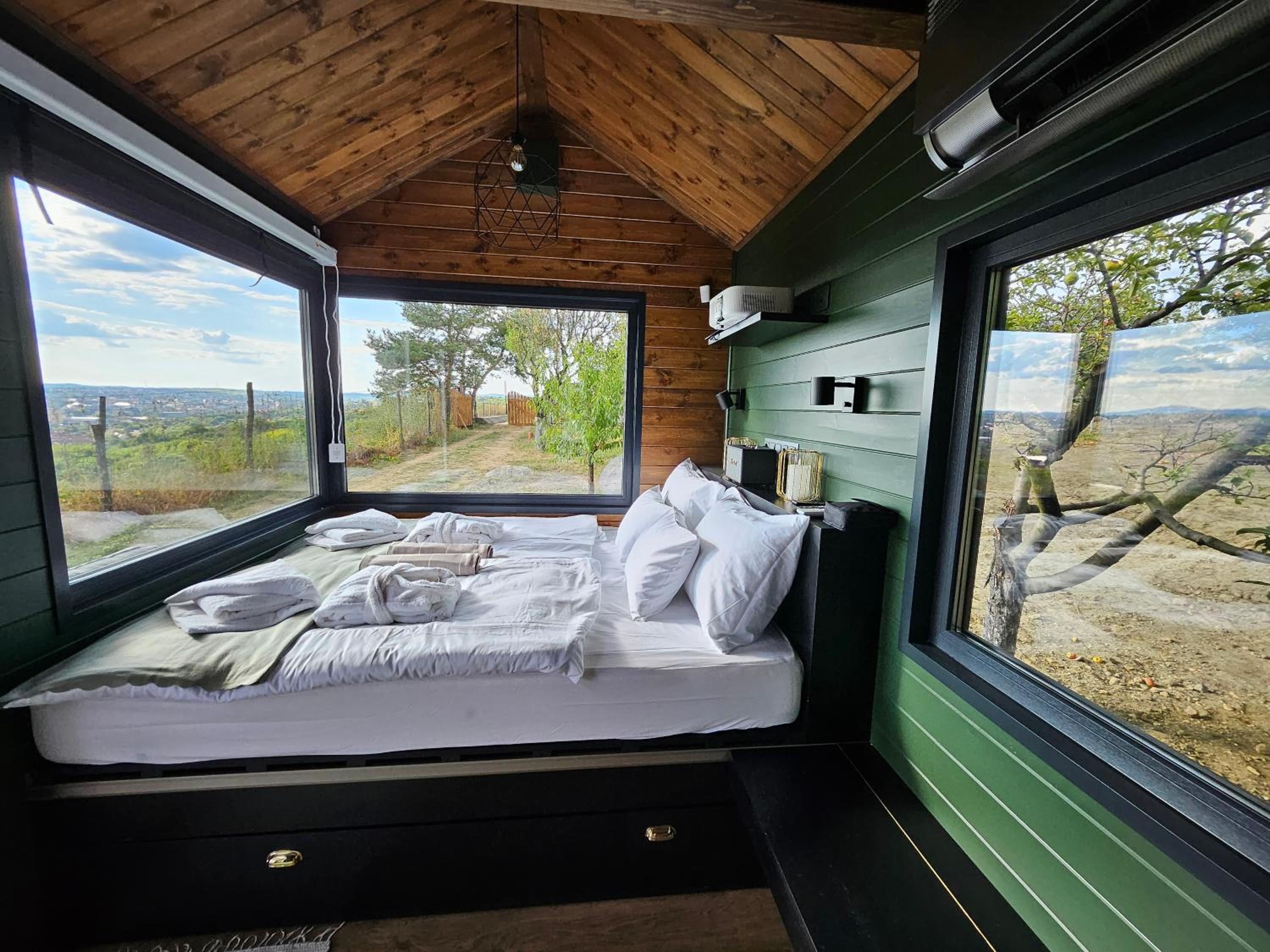 Feelmore Tiny House Eger view 4
