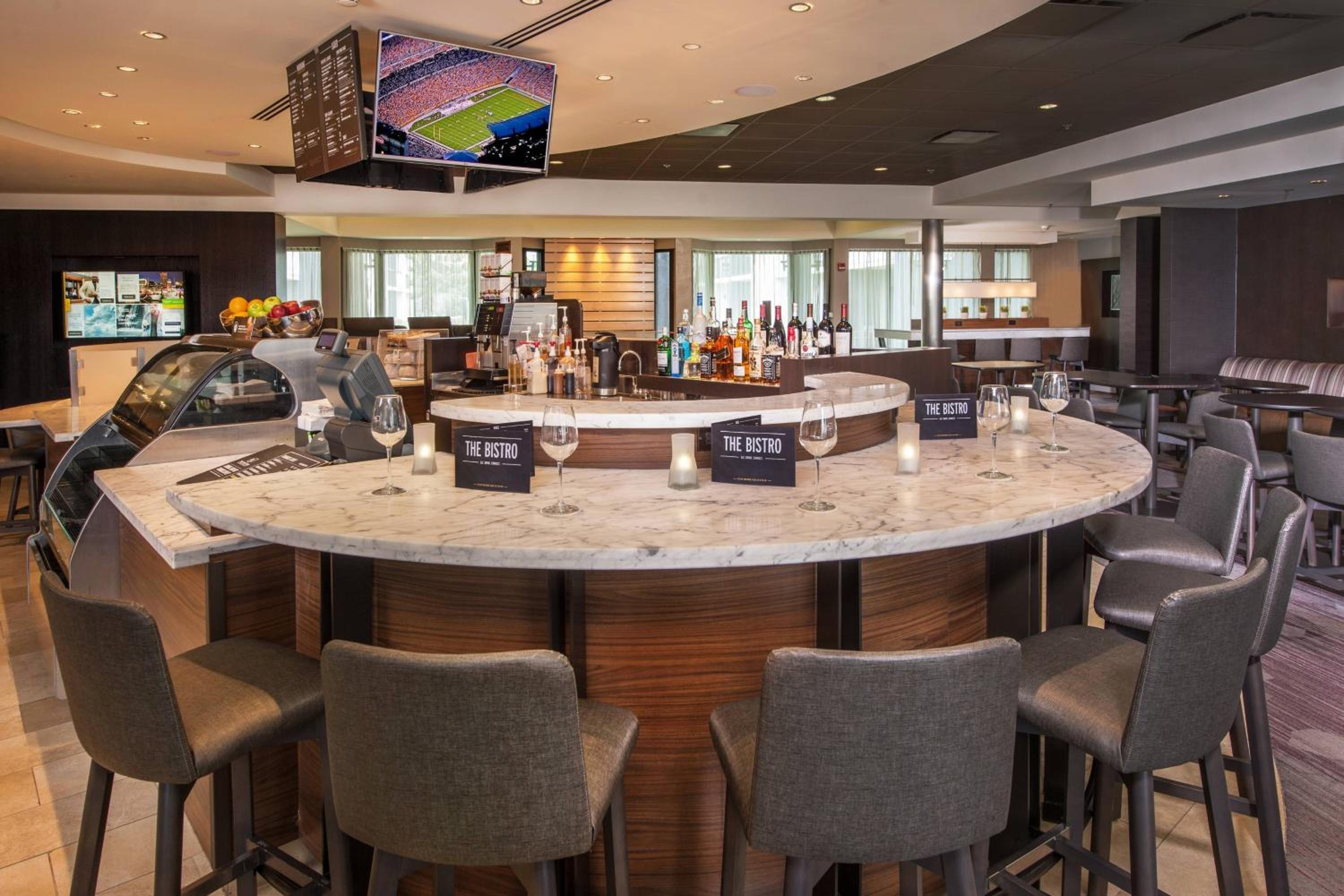 Courtyard By Marriott Baltimore BWI Airport - Property Image 14