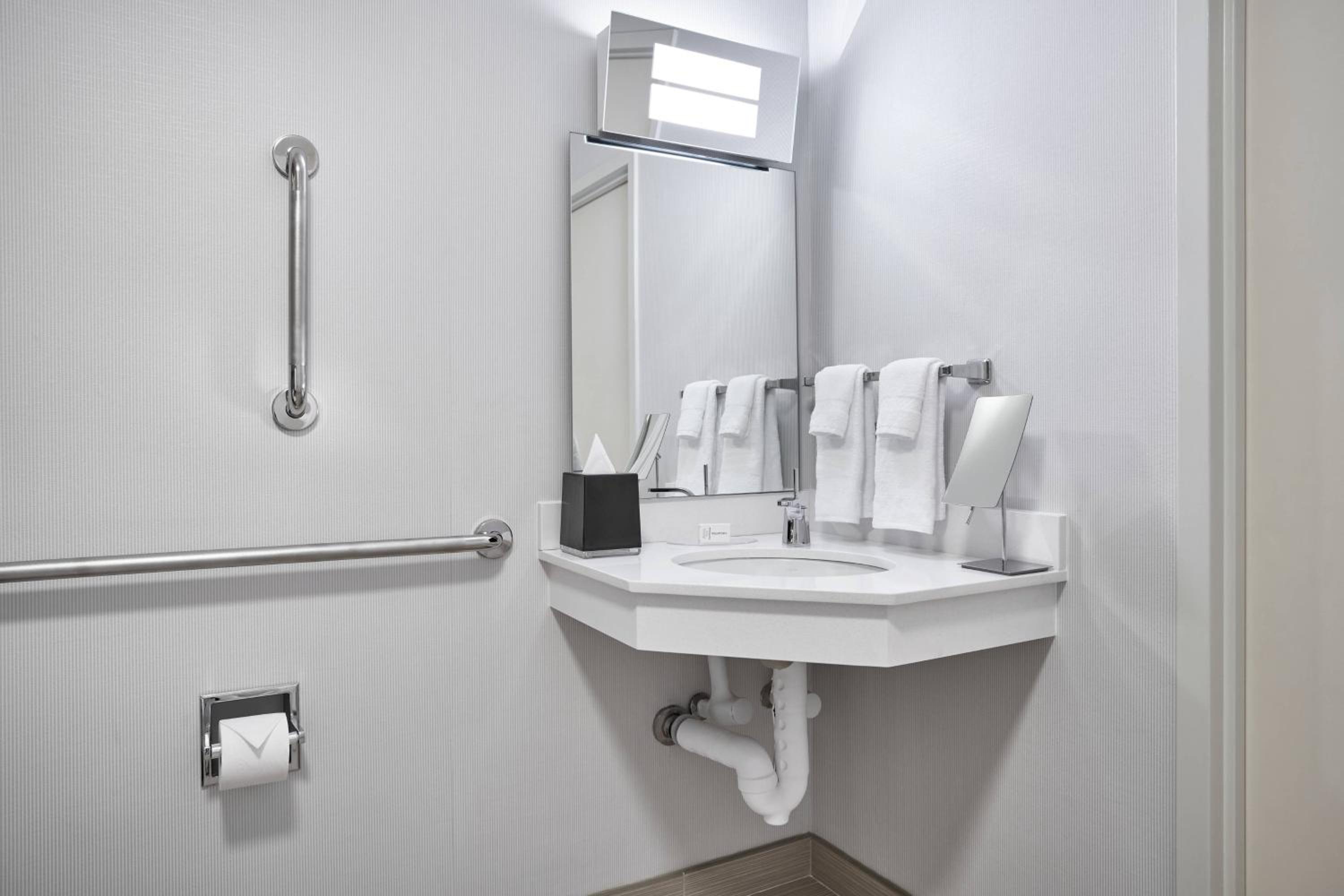 Courtyard By Marriott Baltimore BWI Airport - Property Image 2