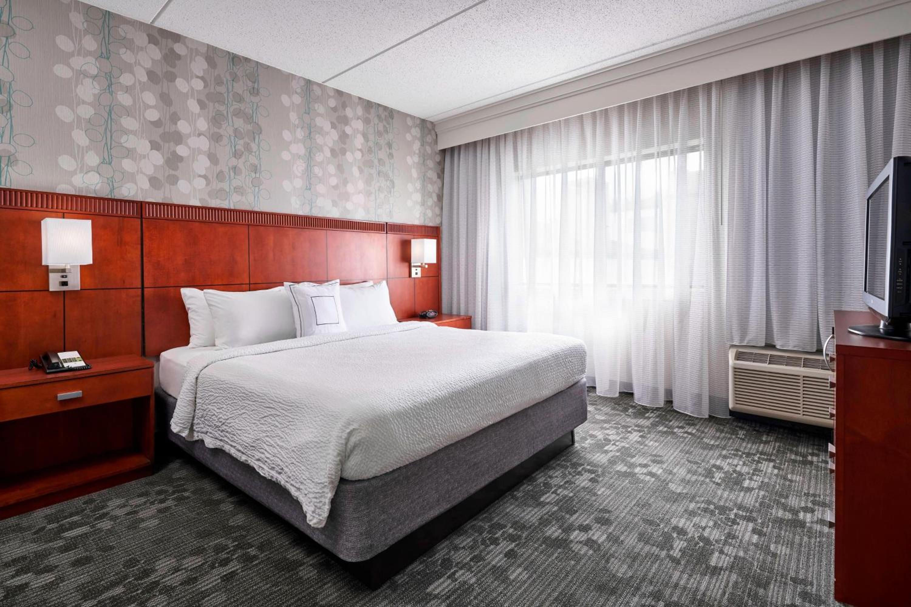 Courtyard By Marriott Baltimore BWI Airport - Property Image 4