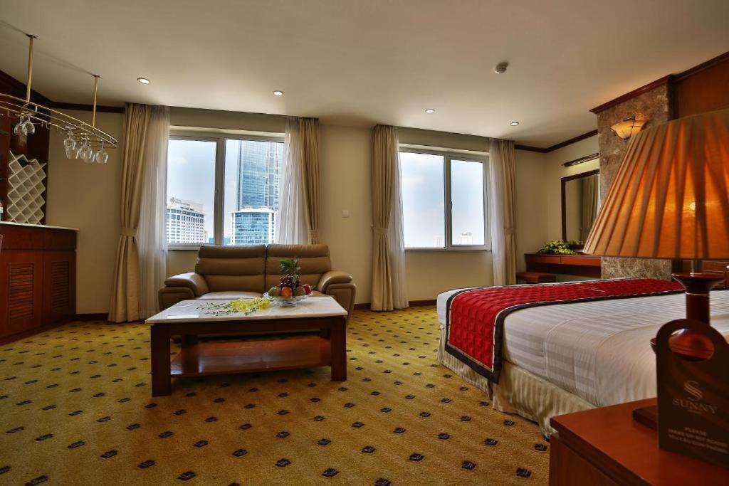 Sunny 1 Hotel HN - by BAY LUXURY