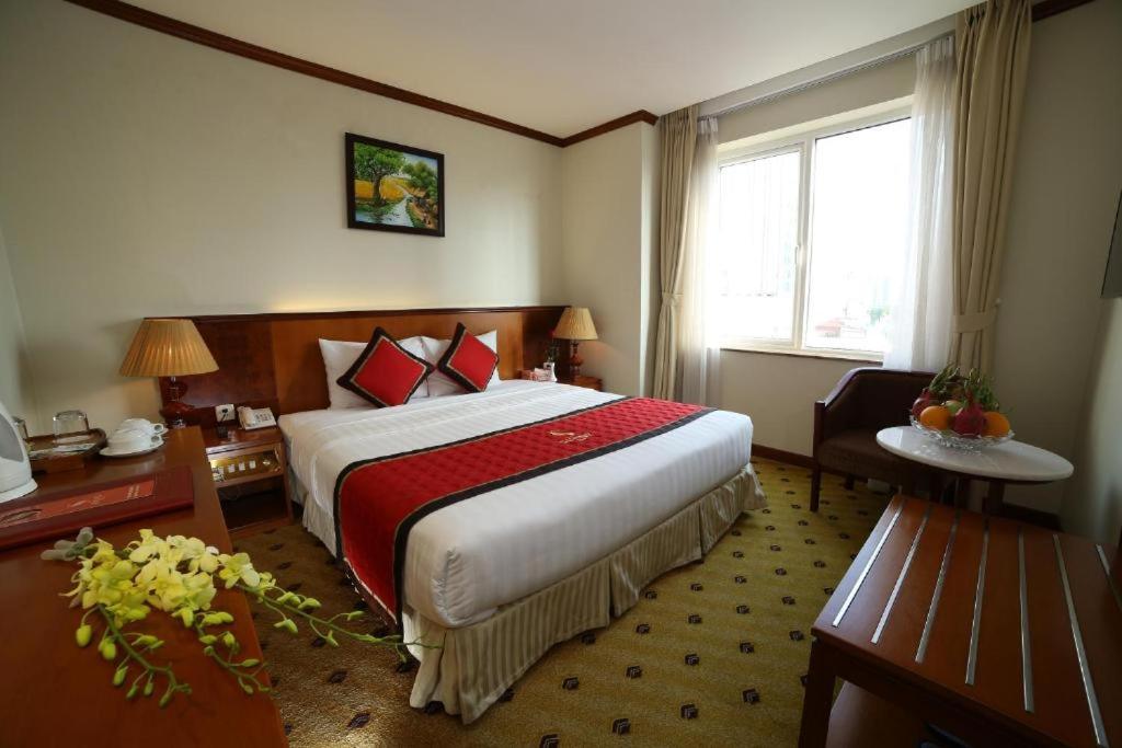 Sunny 1 Hotel HN - by BAY LUXURY