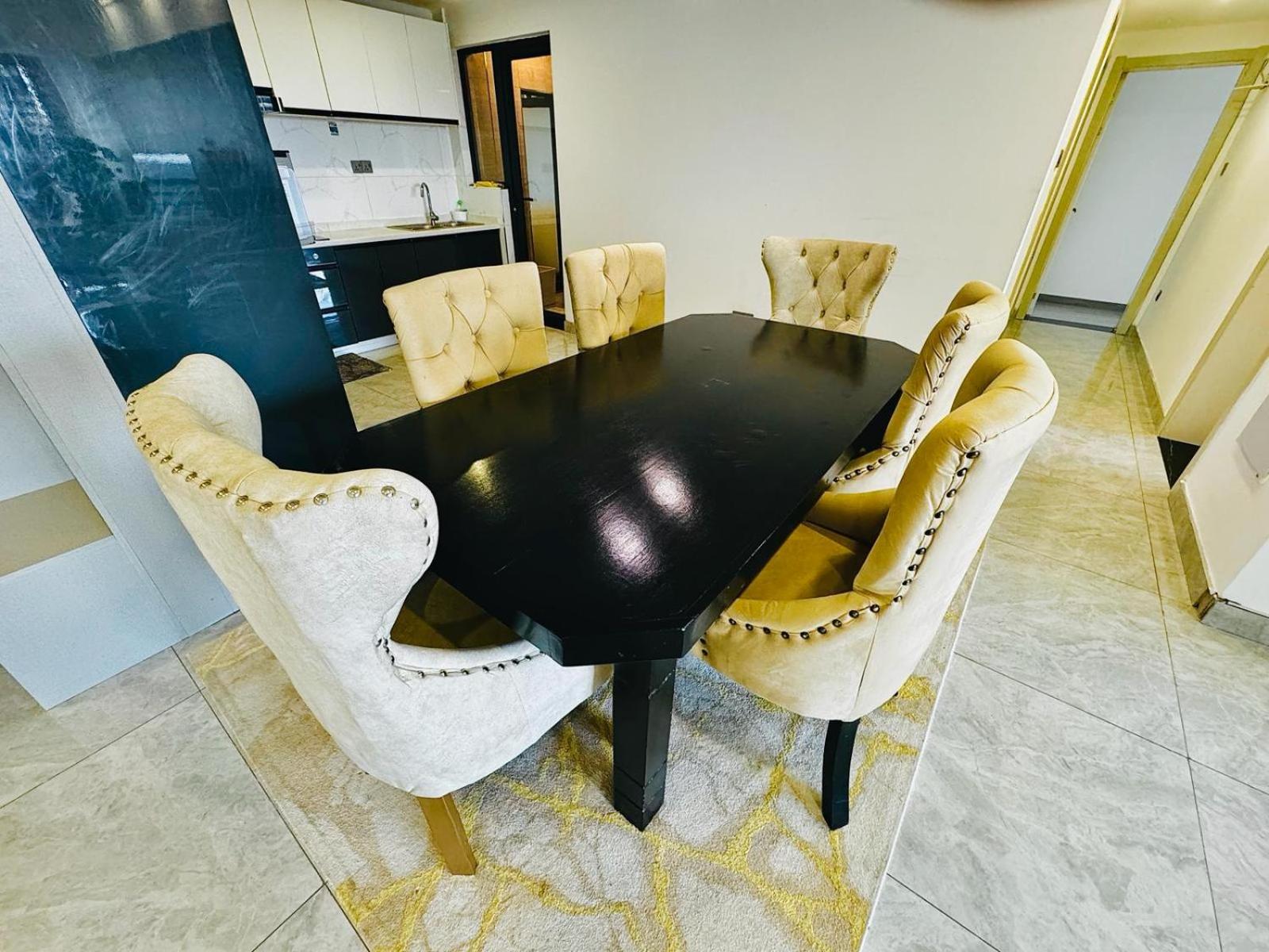 Perry West 3 Bedroom with dsq view 3