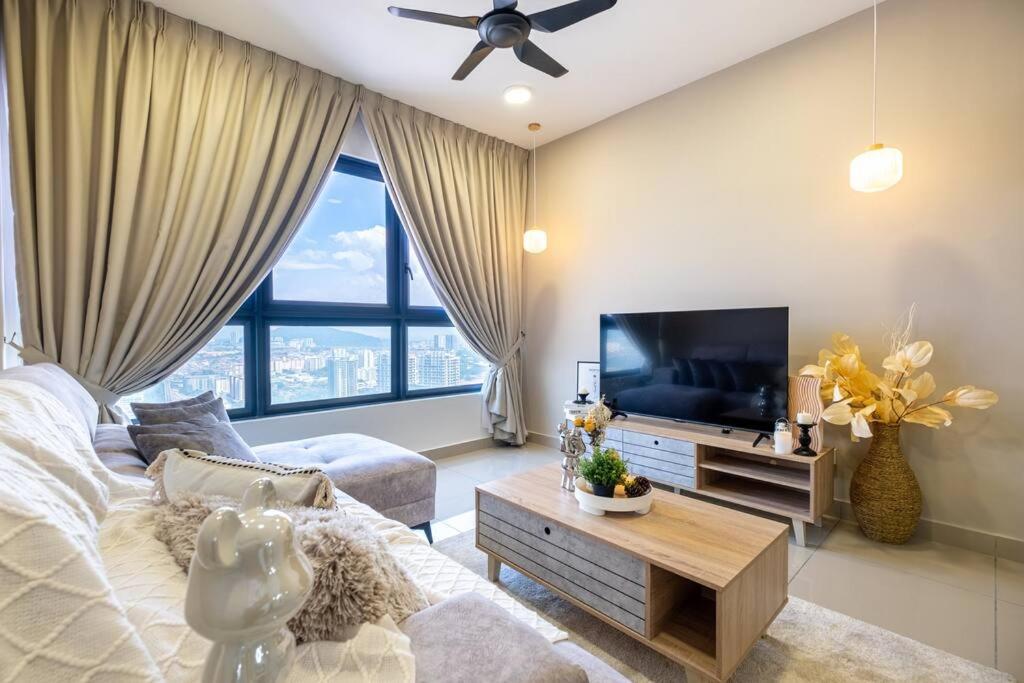 Sunlight 4BR 9pax MVertica Sunway Velocity Mall
