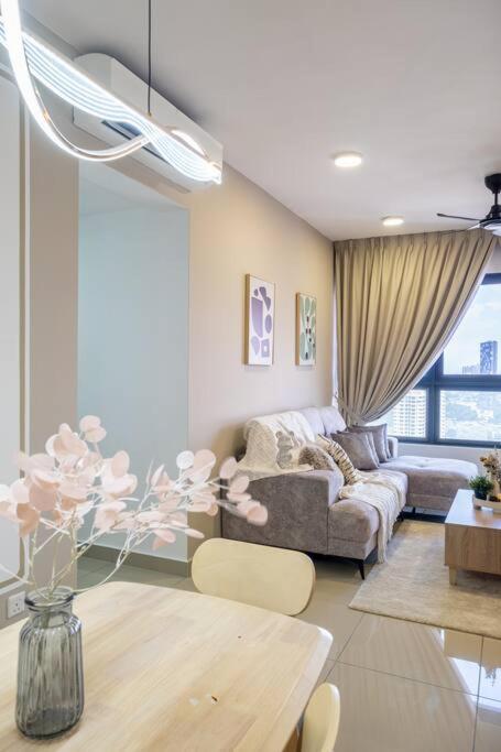 Sunlight 4BR 9pax MVertica Sunway Velocity Mall