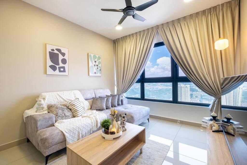 Sunlight 4BR 9pax MVertica Sunway Velocity Mall