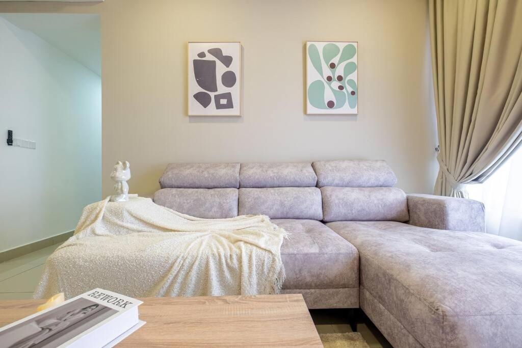 Sunlight 4BR 9pax MVertica Sunway Velocity Mall