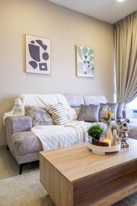 Sunlight 4BR 9pax MVertica Sunway Velocity Mall