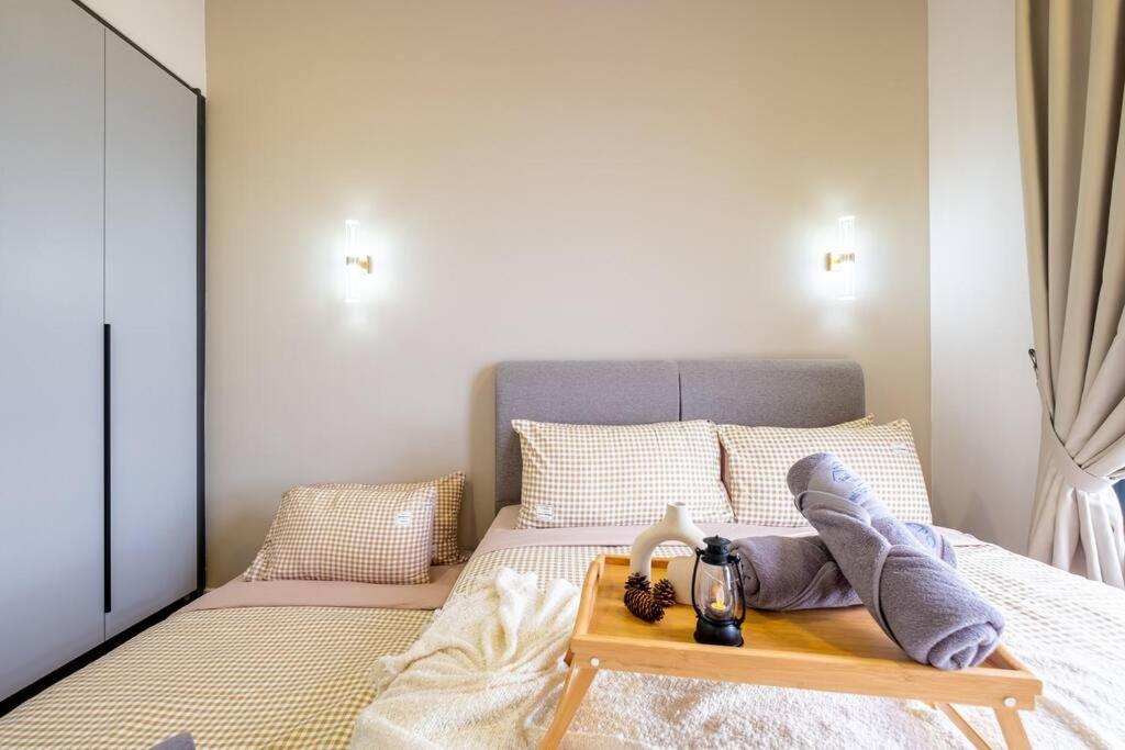 Sunlight 4BR 9pax MVertica Sunway Velocity Mall