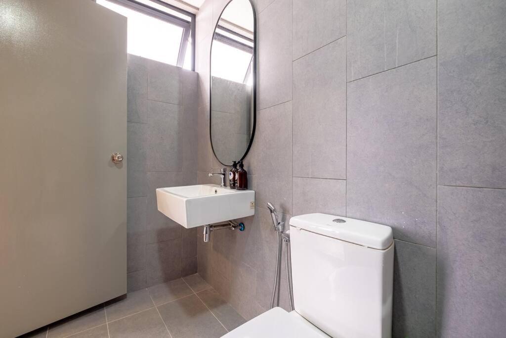Sunlight 4BR 9pax MVertica Sunway Velocity Mall