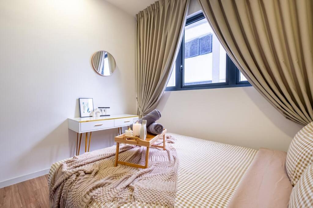 Sunlight 4BR 9pax MVertica Sunway Velocity Mall