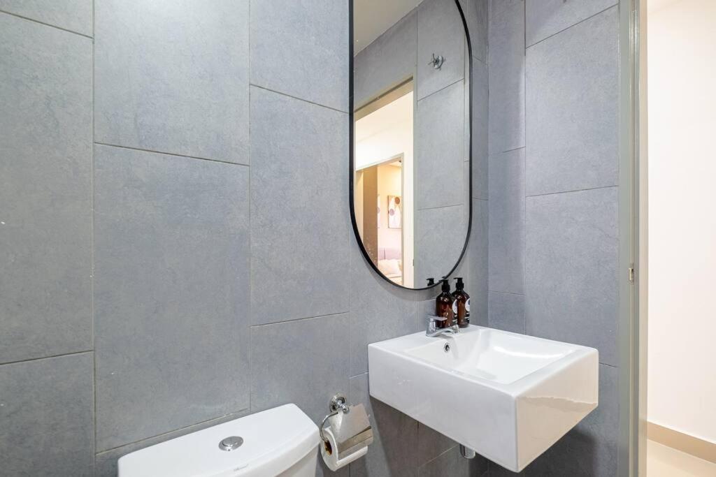 Sunlight 4BR 9pax MVertica Sunway Velocity Mall