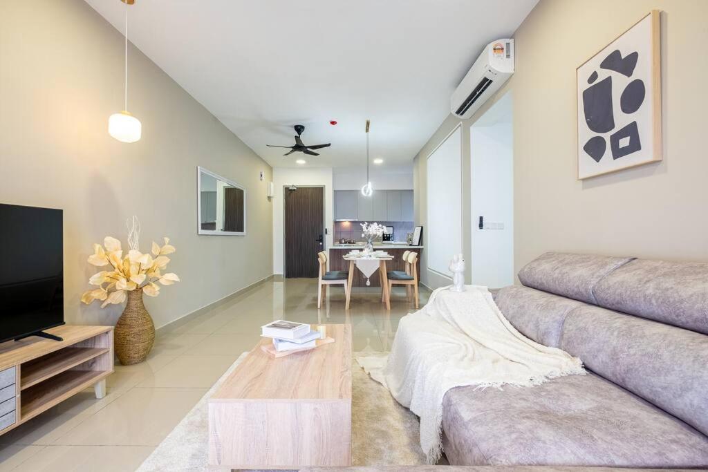 Sunlight 4BR 9pax MVertica Sunway Velocity Mall